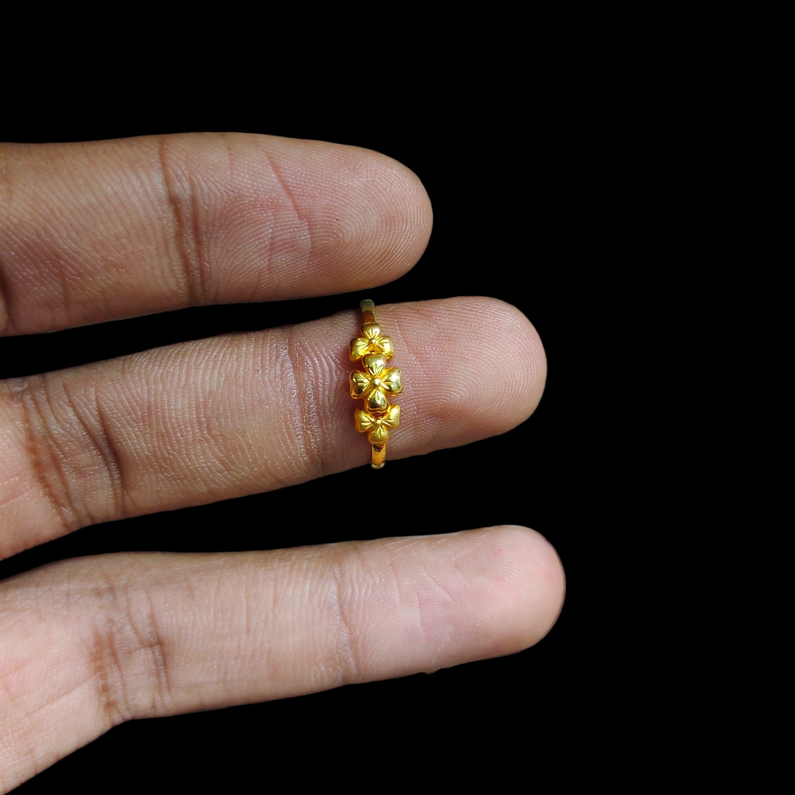 LADIES RING- (SIZE: 12) WGT: 1.170 GM APPROX 14KT HALLMARK GOLD RING FOR WOMEN 1 PIECE.