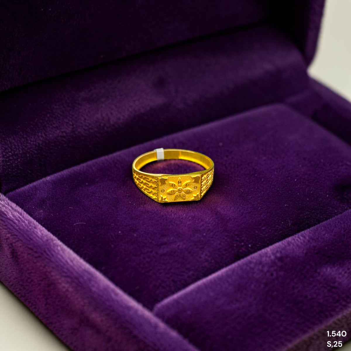 GENTS RING- (1M7QM1) TRJ (SIZE:25) (WGT: 1.540 GM APPROX) BIS CERTIFIED HUID HALLMARK 375 9KT GOLD FINGER RING FOR MEN 1 PIECE.