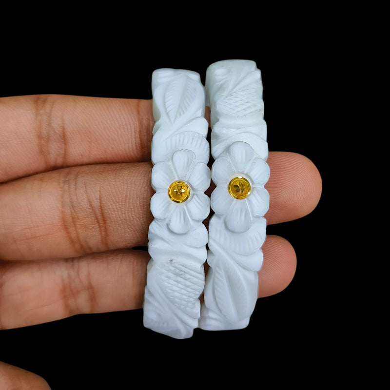 GSB9K- (4DN9ZH)-(YTGU33) (SIZE:24) (WGT: 0.280 GM APPROX) BIS CERTIFIED HUID HALLMARK 375 9KT GOLD SAKHA BADHANO 1 PAIR FOR WOMEN NOT FOR REGULAR USE.