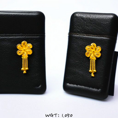 RAJLAXMI WGT: 1.050 GM APPROX HUID HALLMARK 916 22KT GOLD EAR TOPS STUD 1 PAIR FOR REGULAR USE.