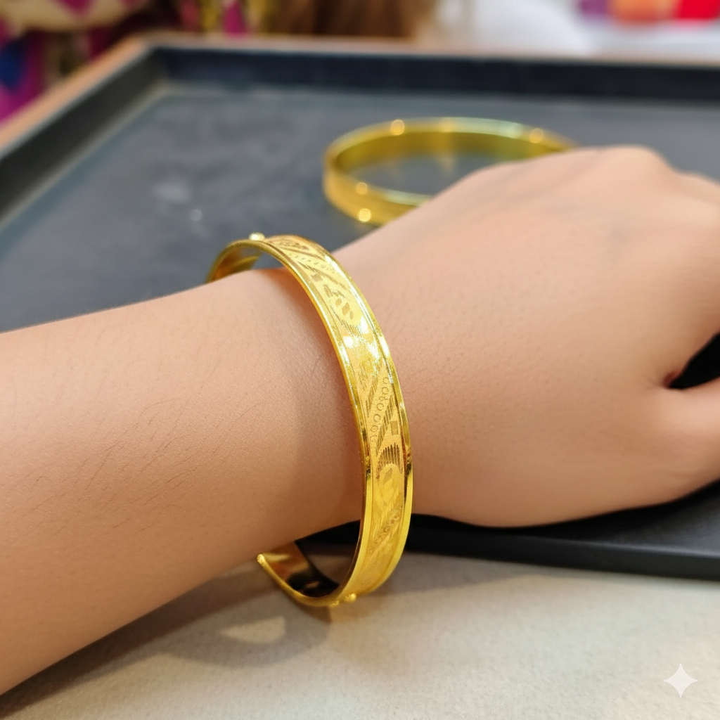 (GSN22) TRJ WGT: 1.390 GM APPROX (SIZE-24) 22KT HUID HALLMARK GOLD CHILA SOCKET CHURI 1 PAIR.