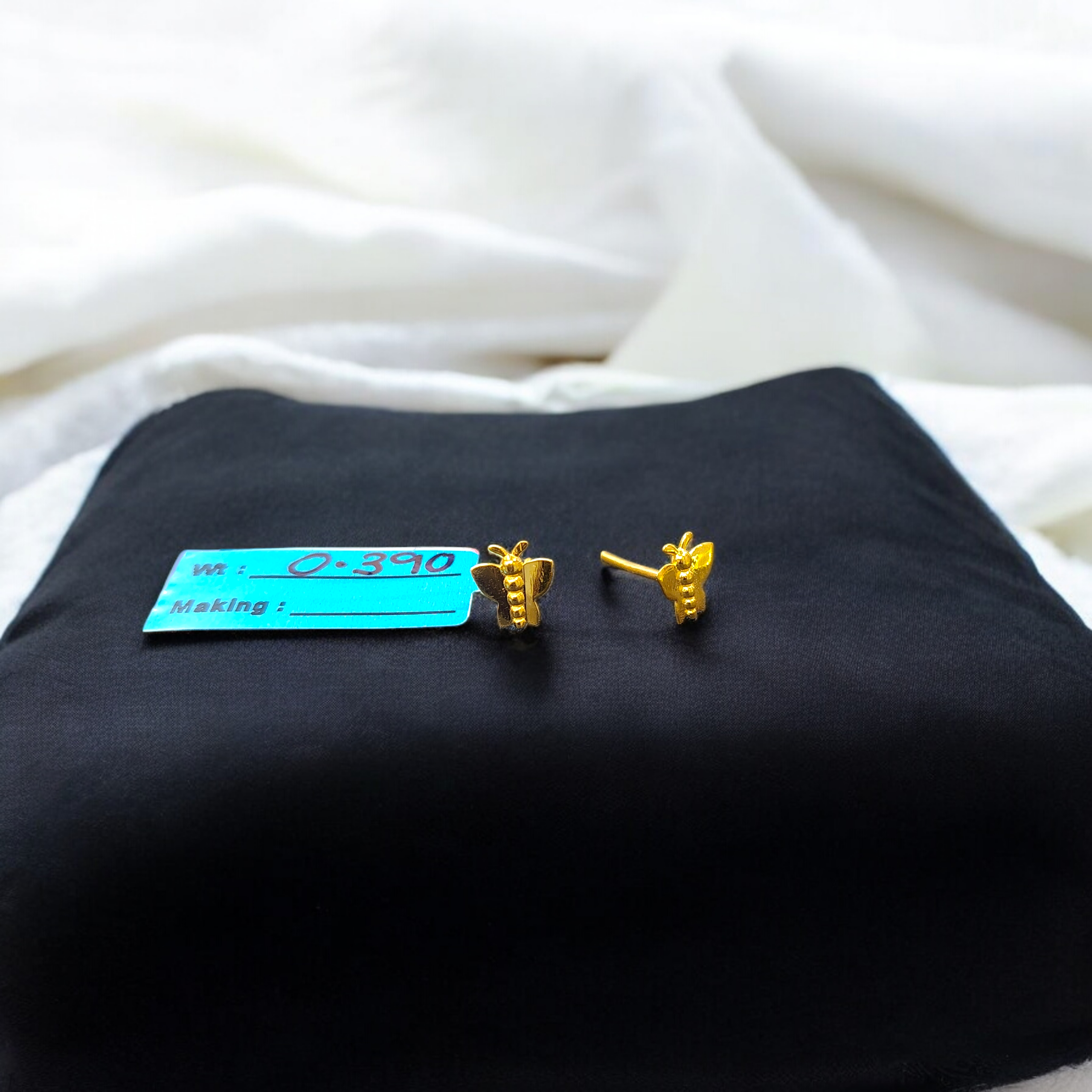 (GSE9) TRJ BABY TOPS WGT: 0.390 GM APPROX BIS CERTIFIED HUID HALLMARK 9KT GOLD STUD EARRINGS FOR WOMEN 1 PAIR FOR REGULAR USE.