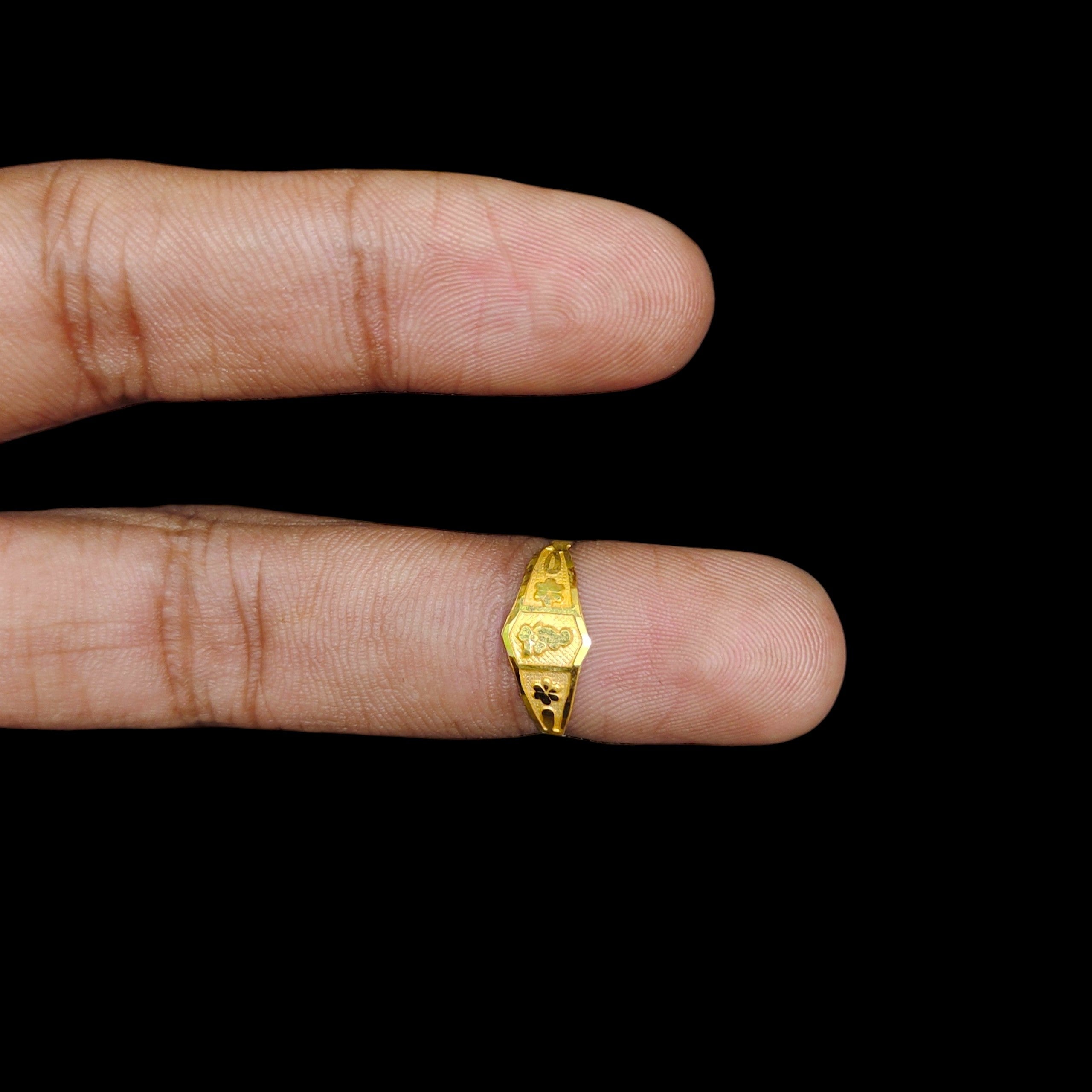 BABY JEWELLERY- TRJ WGT: 0.280 GM APPROX 375 9KT HUID HALLMARK GOLD BABY FINGER RING 1 PIECE FOR RICE CEREMONY & BIRTHDAY.