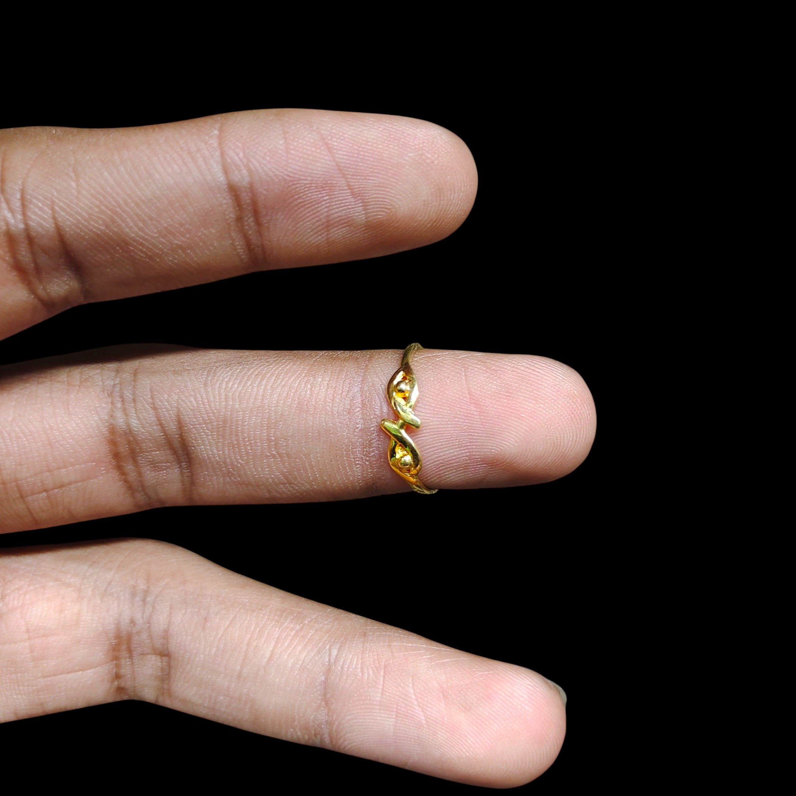 LADIES RING- (SIZE: 11) WGT: 0.780 GM APPROX 14KT HALLMARK GOLD RING FOR WOMEN 1 PIECE.