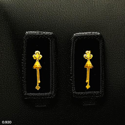 GOLD EARRINGS- WGT: 0.920 GM APPROX BIS CERTIFIED HUID HALLMARK 9KT GOLD EARRINGS 1 PAIR FOR WOMEN.