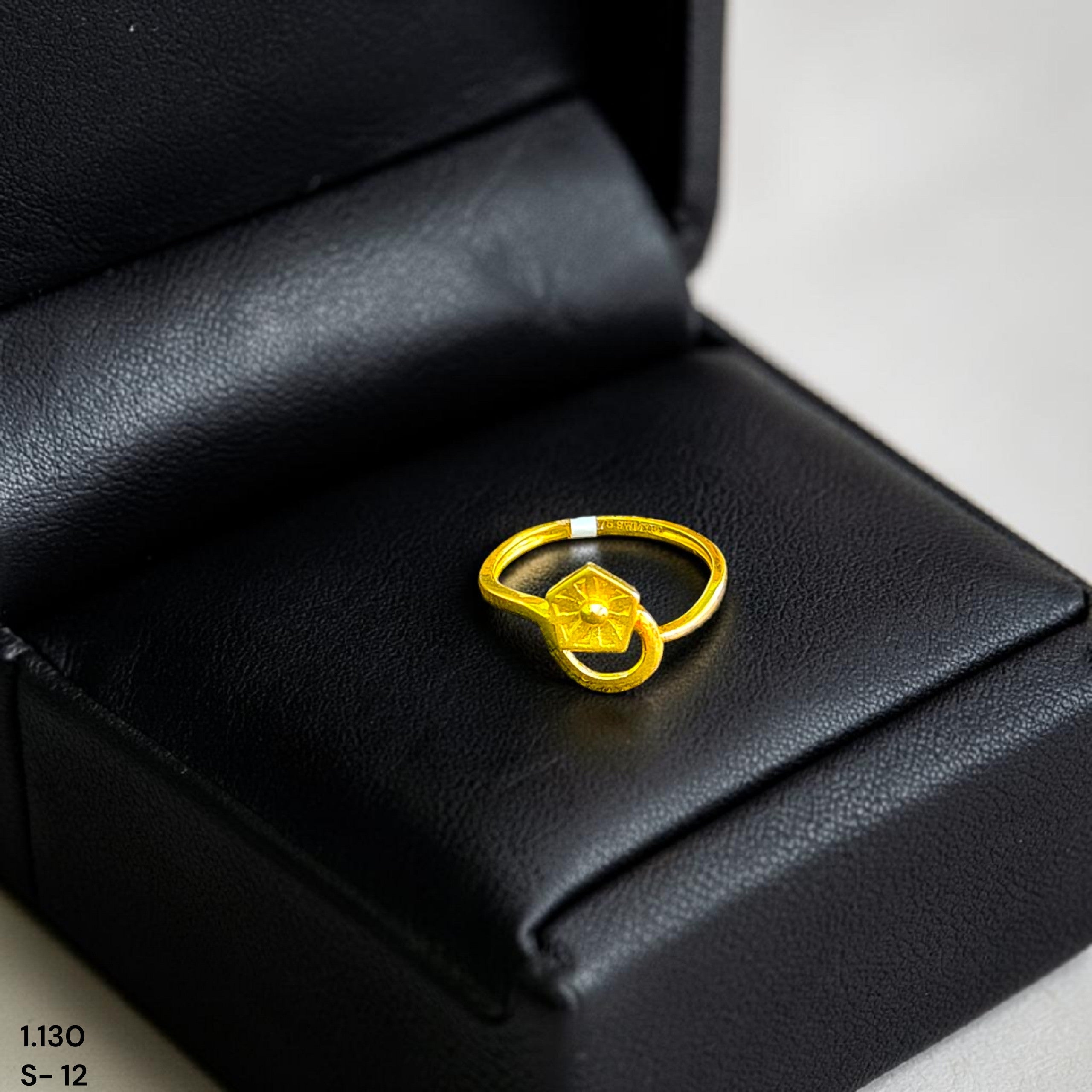 LADIES RING- (SIZE: 12) WGT: 1.130 GM APPROX BIS CERTIFIED HUID HALLMARK 9KT GOLD FINGER RING FOR WOMEN 1 PIECE FOR REGULAR USE.
