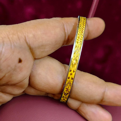 TRJ (SIZE: 25) WGT: 1.240 GM APPROX 22KT HUID HALLMARK GOLD NOA BANGLES (LAZER CHILA) 1 PIECE.