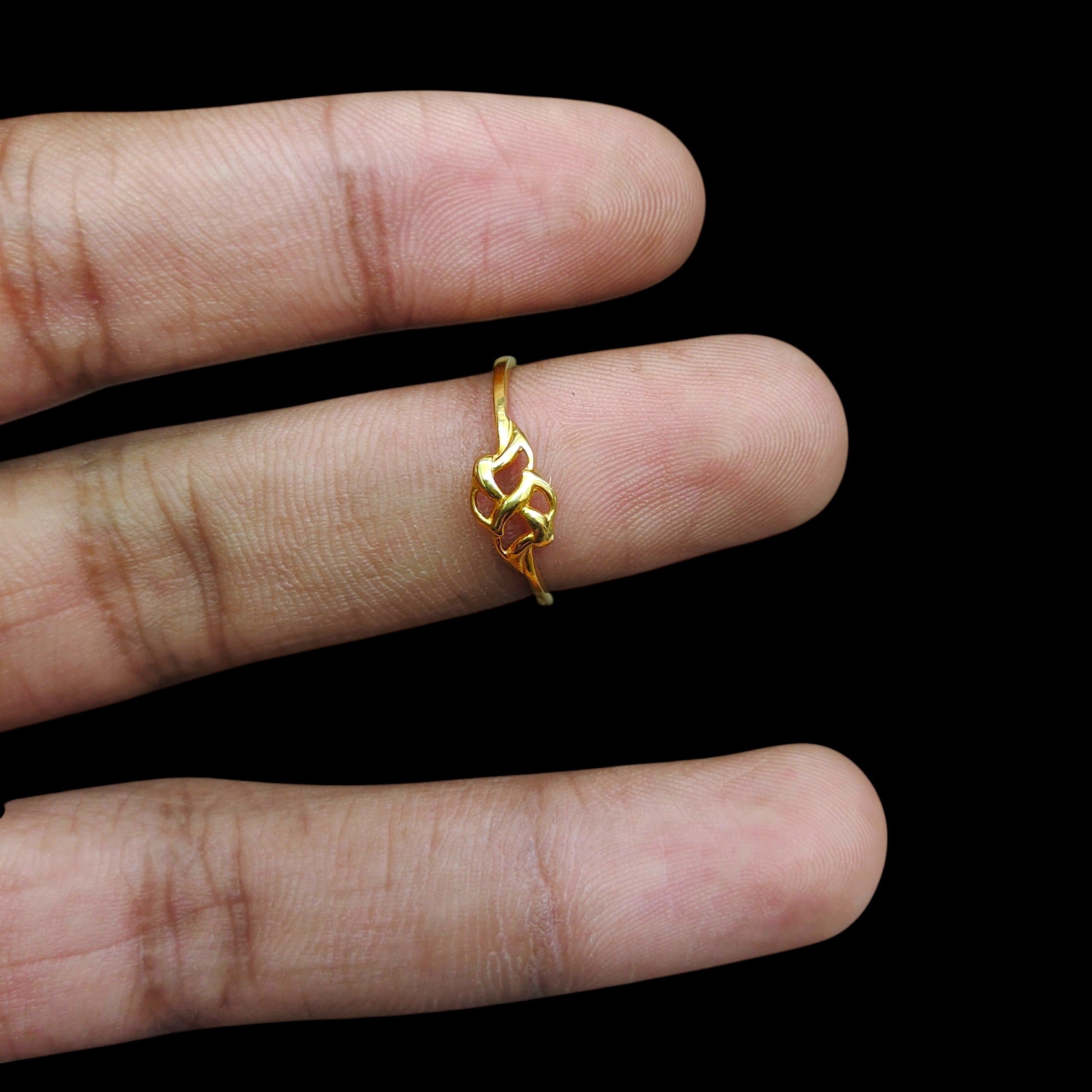 LADIES RING- (SIZE: 13) WGT: 0.910 GM APPROX 14KT HALLMARK GOLD RING FOR WOMEN 1 PIECE.