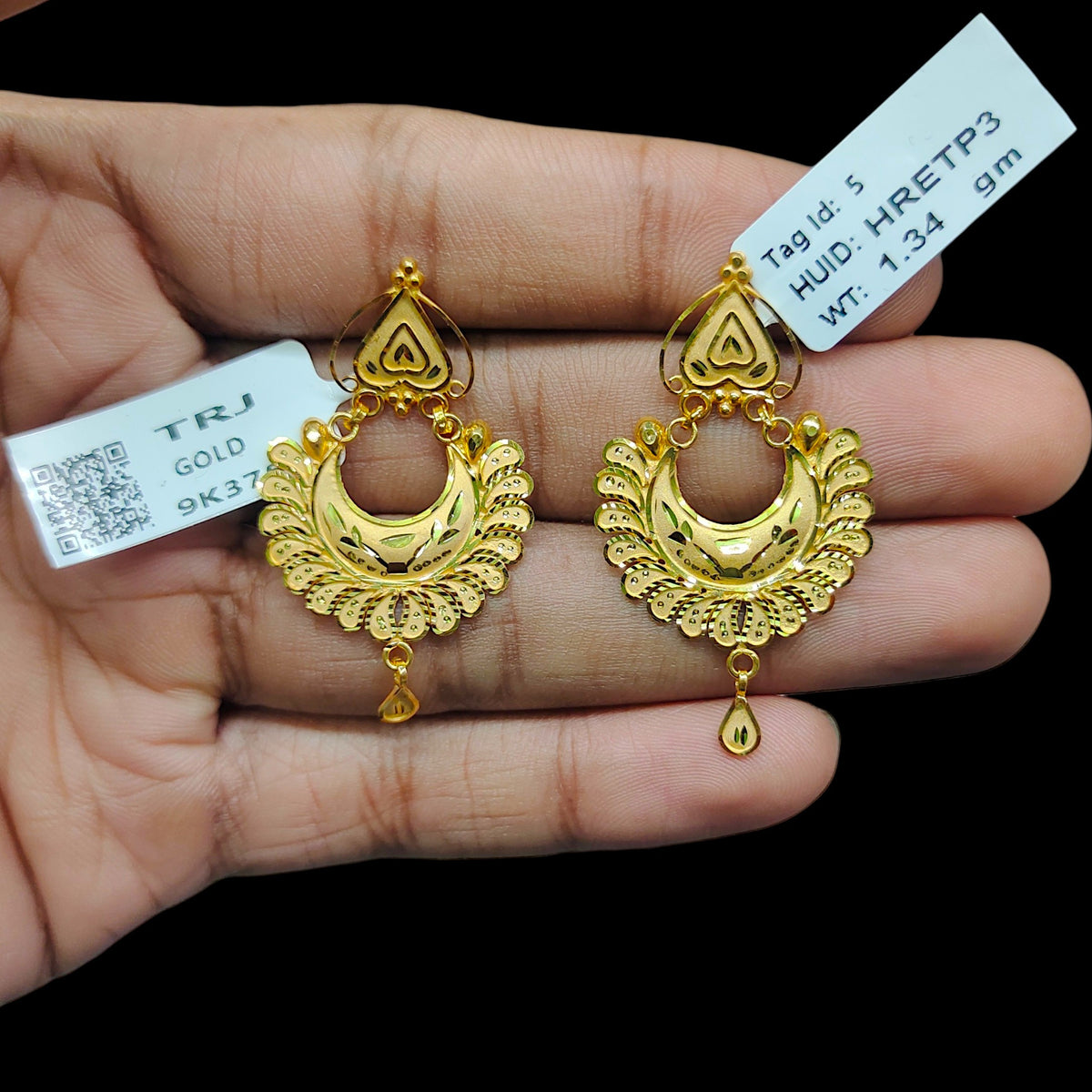 GOLD EARRINGS- (WGT: 2.690 GM APPROX) BIS CERTIFIED HUID HALLMARK 9KT GOLD EARRINGS 1 PAIR FOR WOMEN (BEST FOR GIFT IN MARRIAGE). (HRETP3)-(8Y7JNW)