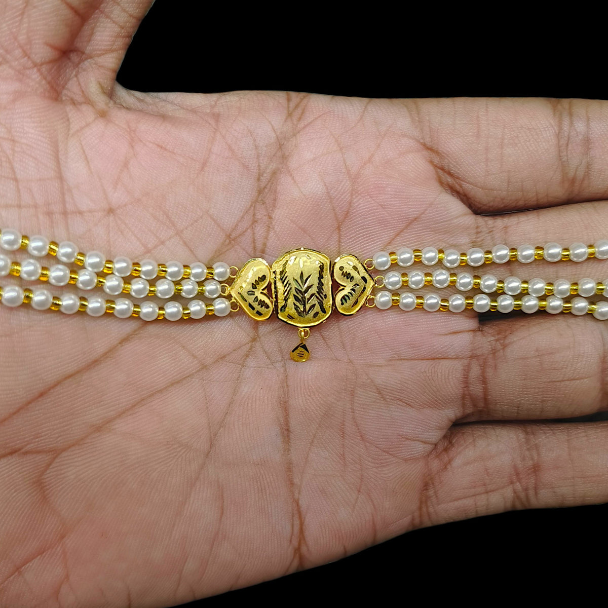 GMC9K- (YZVW8T)-(WGT: 0.440 GM APPROX) BIS CERTIFIED HUID HALLMARK 375 9KT GOLD MOTI CHOKER 1 PIECE WITH ADJUSTABLE TASSEL FOR GIFT IN MARRIAGE.