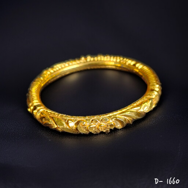 TRJ (SIZE: 28) HALLMARK 22KT GOLD COVERING BALA 1 PIECE APPROX WGT: 2.700 GM WITH XRF BARCODE PURITY CARD FOR WOMEN - (BILL & CARD MANDATORY- FOR EXCHANGE LIFETIME IN STORE ONLY).