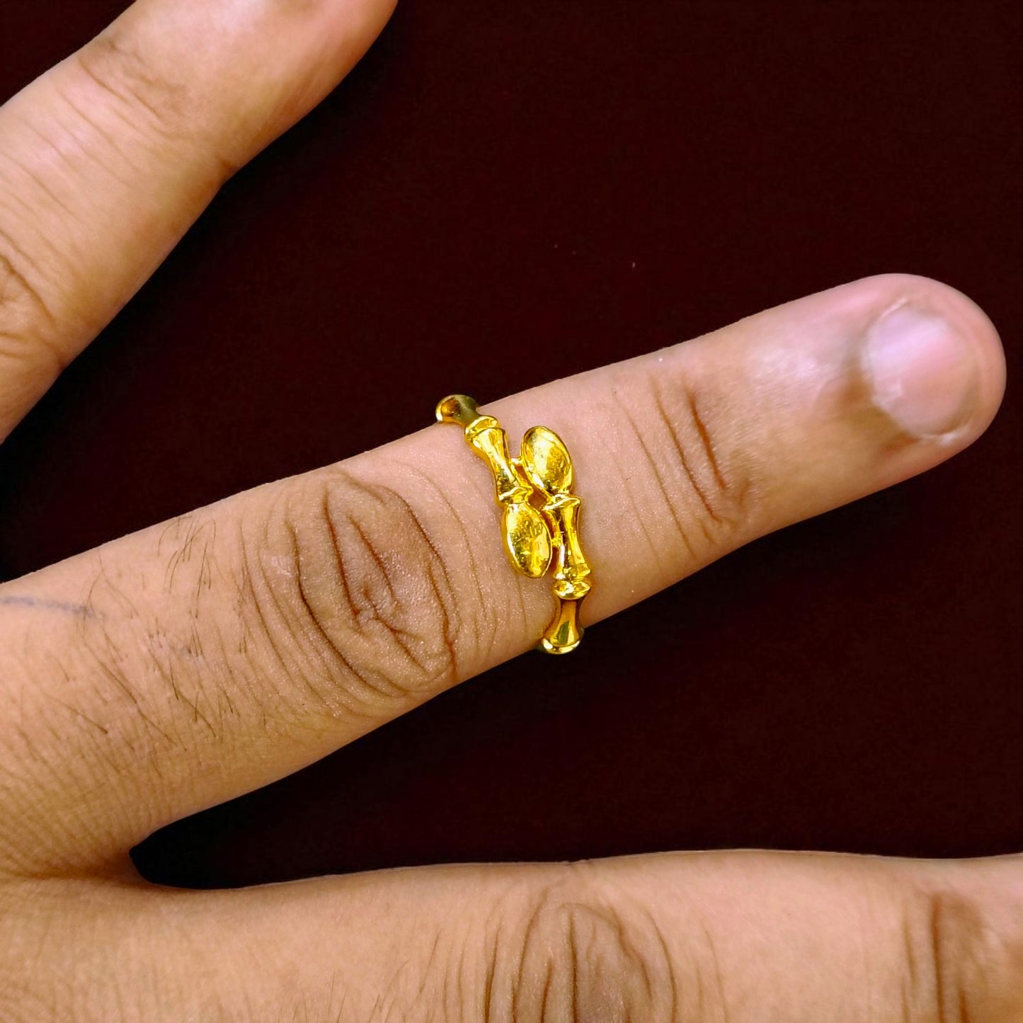 TRJ (SIZE: 14) WGT: 1.260 GM APPROX BIS CERTIFIED HUID HALLMARK 9KT GOLD FINGER RING FOR WOMEN 1 PIECE FOR REGULAR USE..