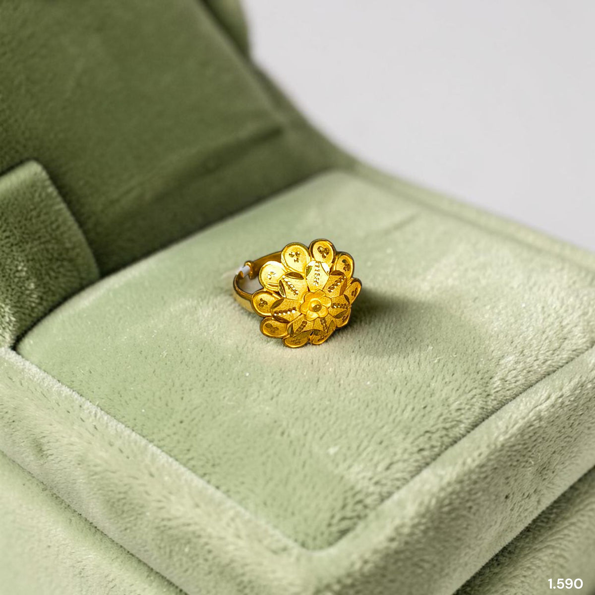 LADIES RING (DYTTLT)-(SIZE: ADJUSTABLE ) WGT: 1.590 GM APPROX BIS CERTIFIED HUID HALLMARK 375 9KT GOLD RING FOR WOMEN 1 PIECE.