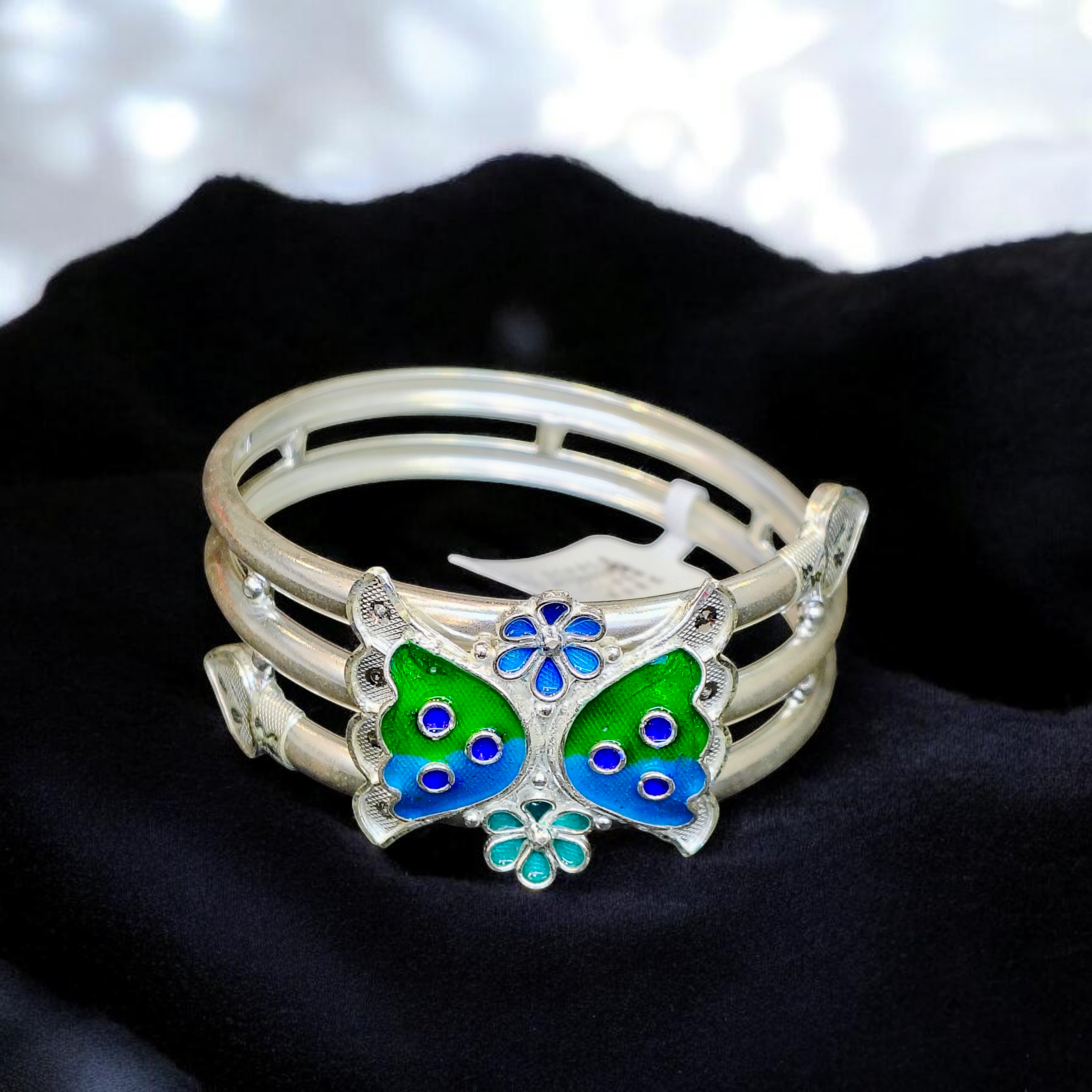 LUXURY SILVER BANGLE- (SIZE 24) CERTIFIED BIS HALLMARK 925 SILVER (1.5 PATCH) BANGLE (MANIPUR DESIGN) APPROX WGT: 22.090 GM (1 PIECE) FOR REGULAR USE FOR WOMEN.