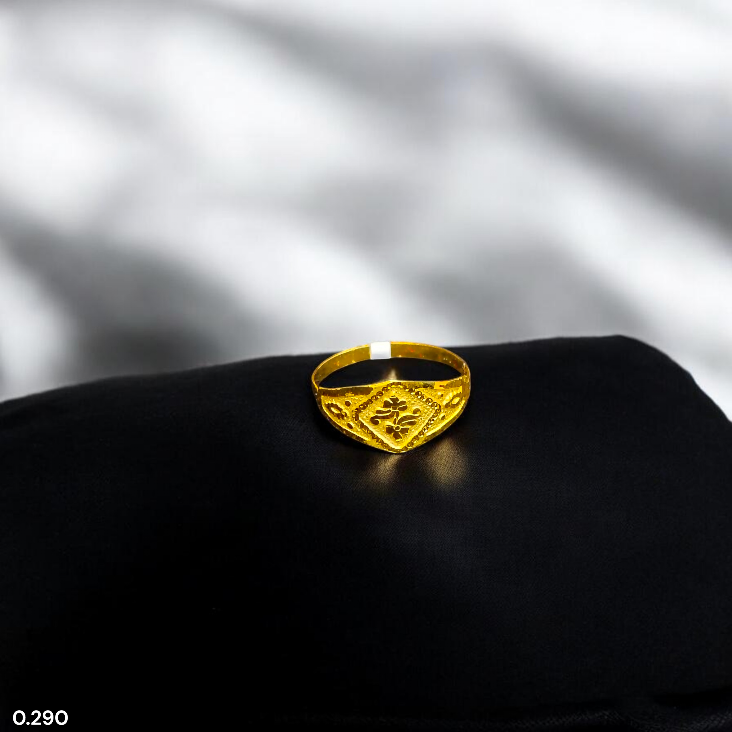 (GBJ) TRJ WGT: 0.290 GM APPROX 375 9KT HUID HALLMARK GOLD BABY FINGER RING 1 PIECE FOR RICE CEREMONY & BIRTHDAY.