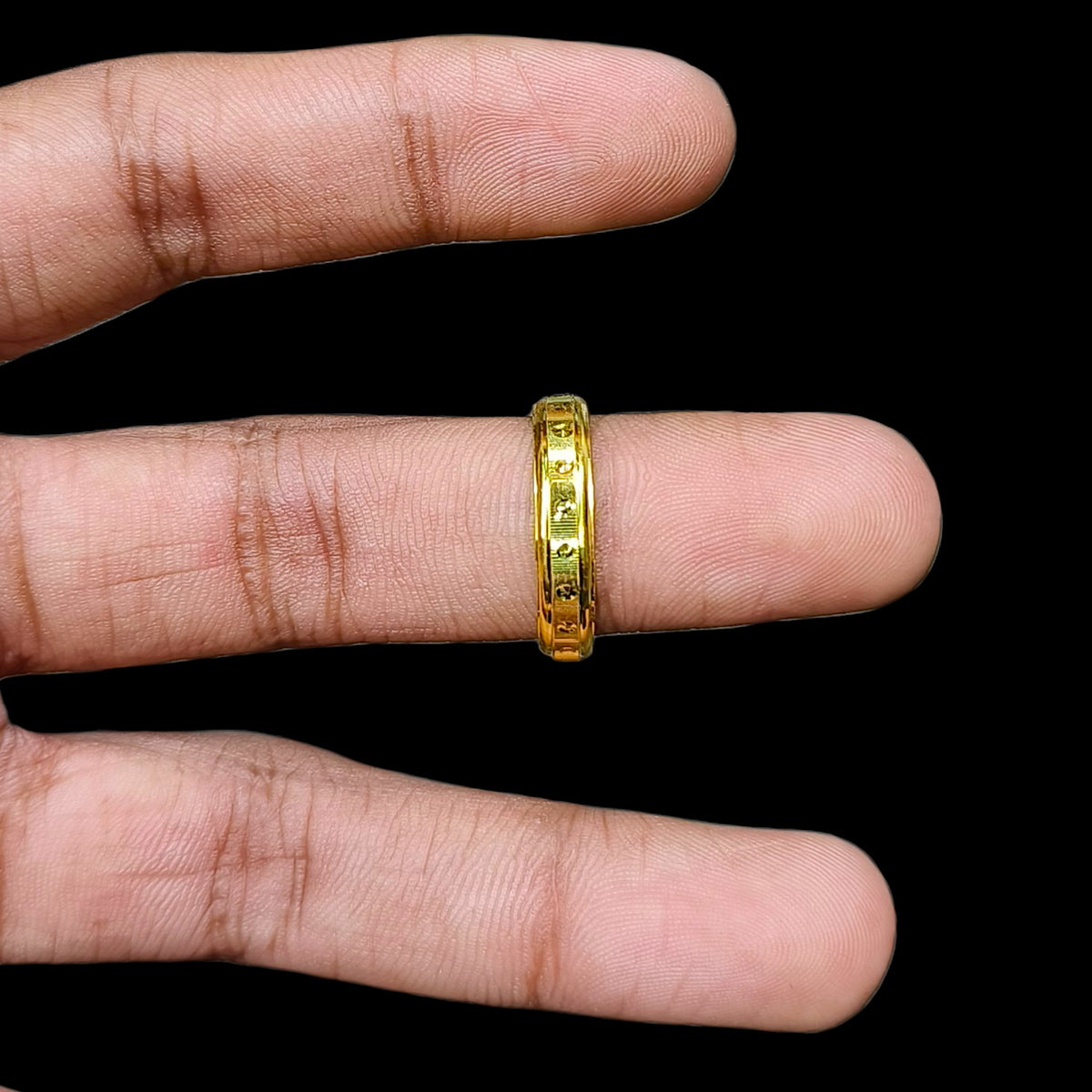 LADIES RING- (XXGK8E)-(SIZE: 22 ) WGT: 0.960 GM APPROX BIS CERTIFIED HUID HALLMARK 9KT GOLD THUMB RING FOR UNISEX 1 PIECE.