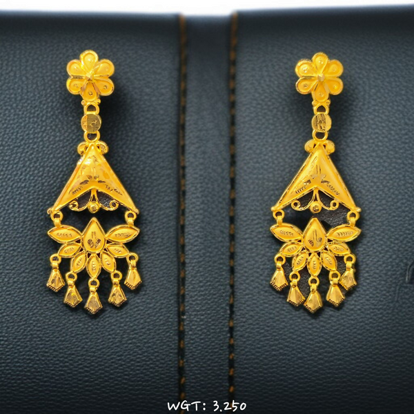 TRJ WGT: 3.250 GM APPROX HUID HALLMARK 22KT GOLD EARRINGS KANBALA 1 PAIR FOR WOMEN.
