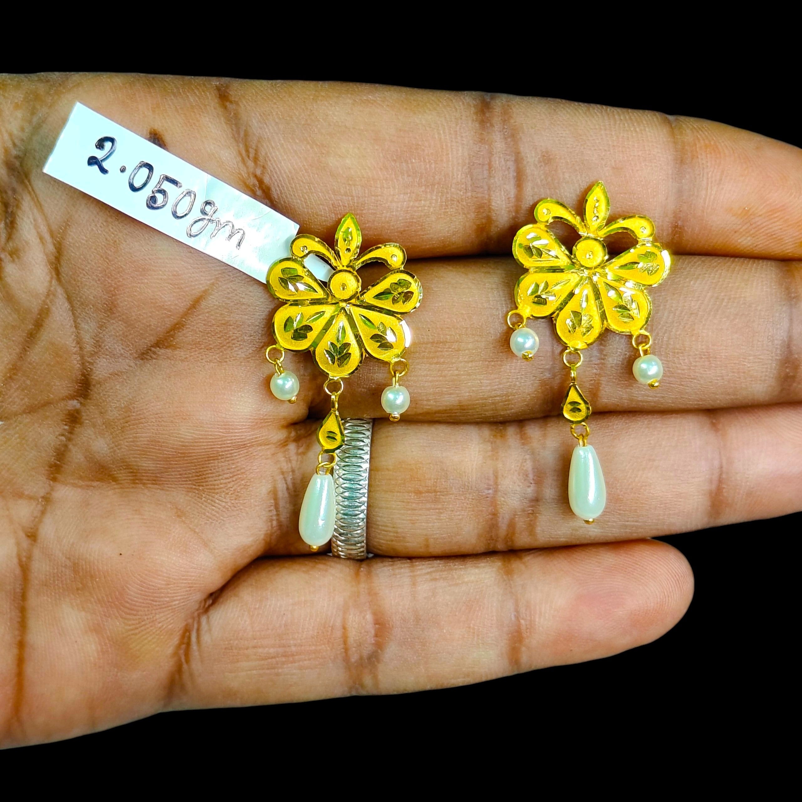 GOLD EARRINGS- BIS CERTIFIED WGT: 2.050 GM APPROX HUID HALLMARK 916 22KT GOLD EARRINGS 1 PAIR FOR WOMEN.