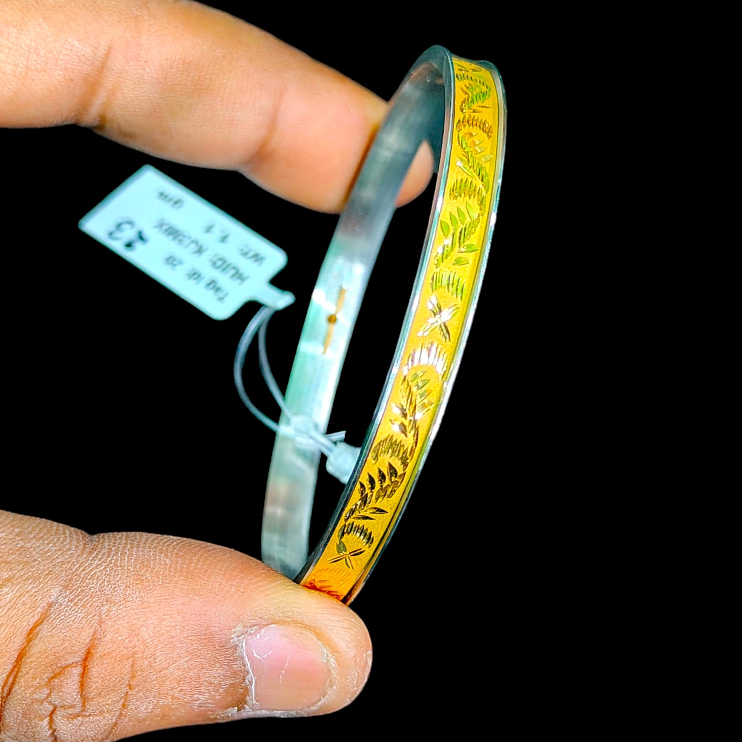 GOLD CHURI NOA- (SIZE: 23) WGT: 1.100 GM APPROX 22KT HUID HALLMARK GOLD NOA BANGLES 1 PIECE.
