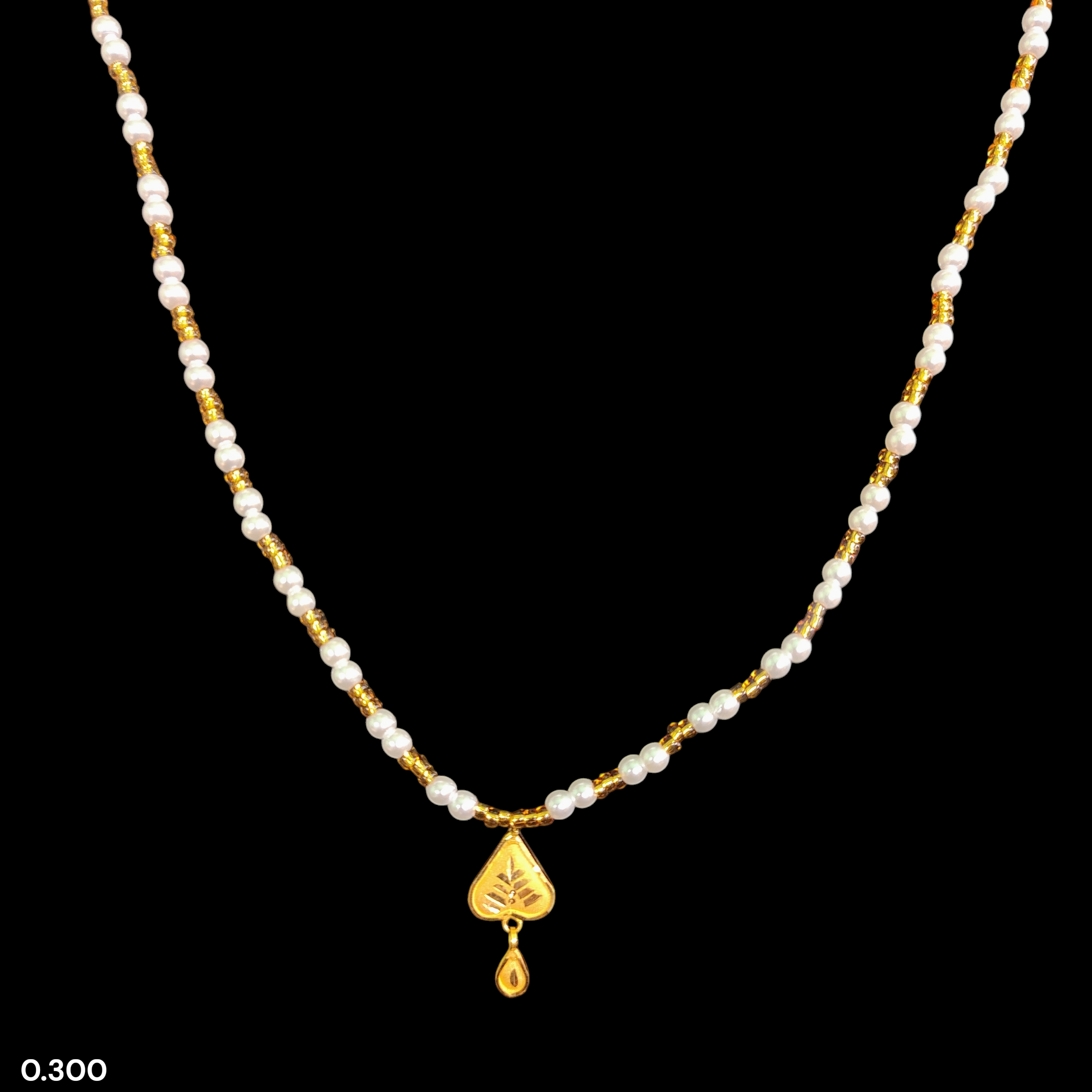GOLD LOCKET- WGT: 0.300 GM APPROX BIS CERTIFIED HUID HALLMARK 22KT GOLD MOTI LOCKET 1 PIECE FOR WOMEN (WITH PUTI CHAIN).