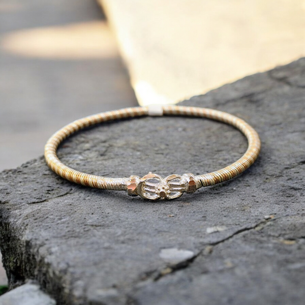 SILVER NOA- 625 SILVER NOA (3 DHATU PACH NOA 5 GM APPROX) SILVER+COPPER+IRON WITH SILVER FASH MUKH (1 PIECE) SOLD ON MRP FOR MARRIED WOMEN.