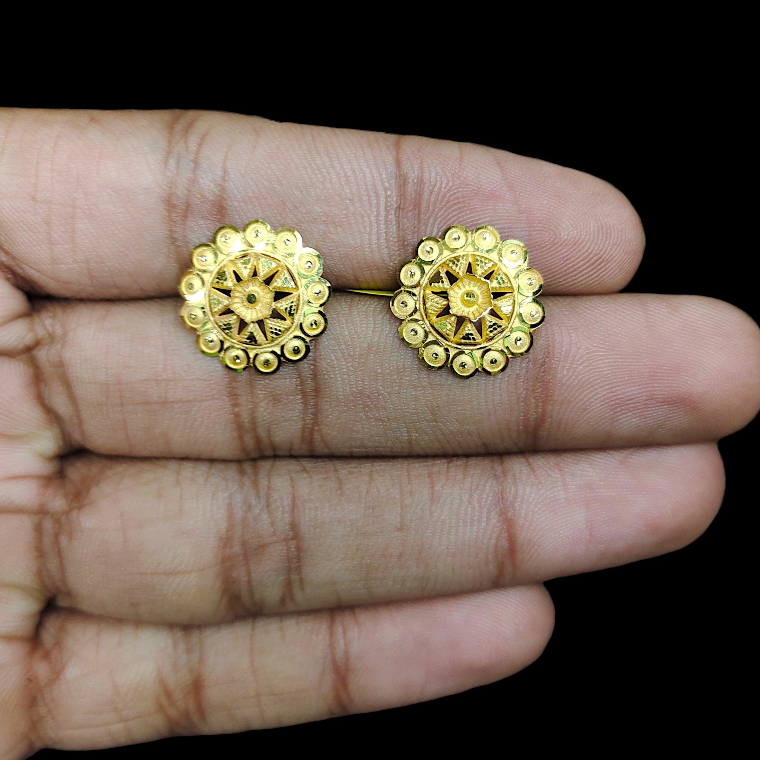 GOLD SUIDHAGA- (WGT: 1.520 GM APPROX) BIS CERTIFIED HUID HALLMARK 9KT GOLD SUIDHAGA EARRINGS (1 PAIR) FOR WOMEN. (YW1NPX)-(VYDG9F)