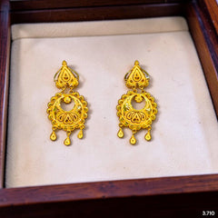 GOLD EARRINGS- (G8K5J2)-(2RS7R1) (WGT: 3.710 GM APPROX) BIS CERTIFIED HUID HALLMARK 9KT GOLD EARRINGS 1 PAIR FOR WOMEN (BEST FOR GIFT IN MARRIAGE).