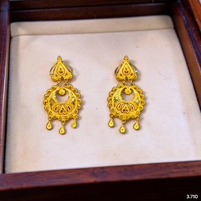 GOLD EARRINGS- (G8K5J2)-(2RS7R1) (WGT: 3.710 GM APPROX) BIS CERTIFIED HUID HALLMARK 9KT GOLD EARRINGS 1 PAIR FOR WOMEN (BEST FOR GIFT IN MARRIAGE).