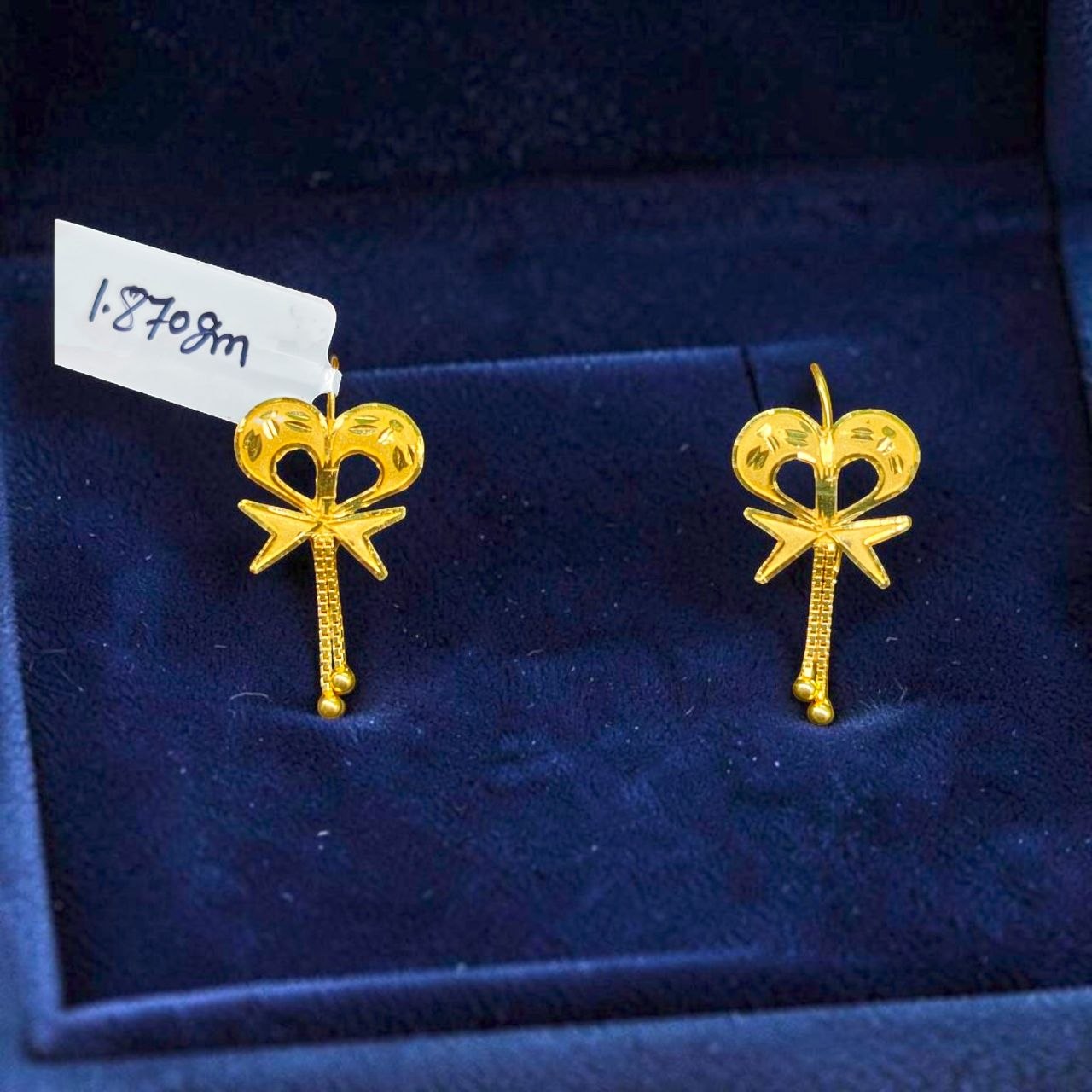GOLD TOPS- BIS CERTIFIED WGT: 1.870 GM APPROX HUID HALLMARK 916 22KT GOLD SAFETIPIN EARRINGS 1 PAIR FOR WOMEN.
