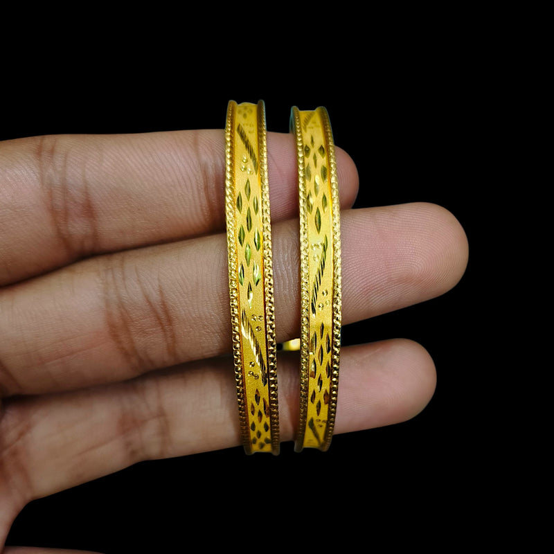 GOLD CHURI- (967Z5U)-(7GWL5U)-(SIZE-26)-(WGT: 1.680 GM APPROX) BIS CERTIFIED HUID HALLMARK 22KT GOLD SOCKET CHURI (CHILA PATH DESIGN) 1 PAIR FOR REGULAR USE FOR WOMAN.