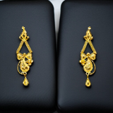 (GEK) TRJ WGT: 2.040 GM APPROX HUID HALLMARK 22KT GOLD EARRINGS KANBALA 1 PAIR FOR WOMEN.