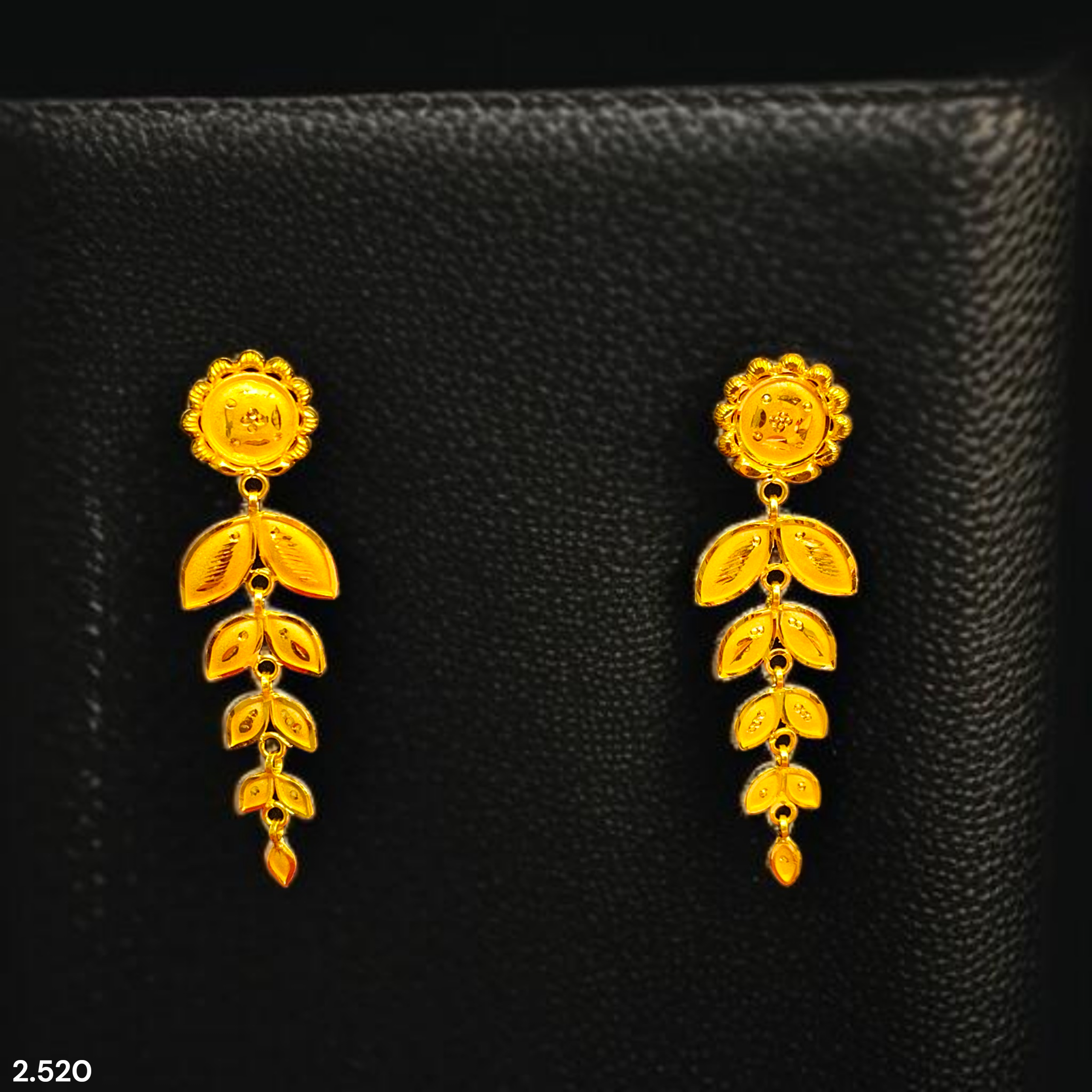 (GER22) BIS CERTIFIED WGT: 2.520 GM APPROX HUID HALLMARK 916 22KT GOLD EARRINGS KANBALA 1 PAIR FOR WOMEN.