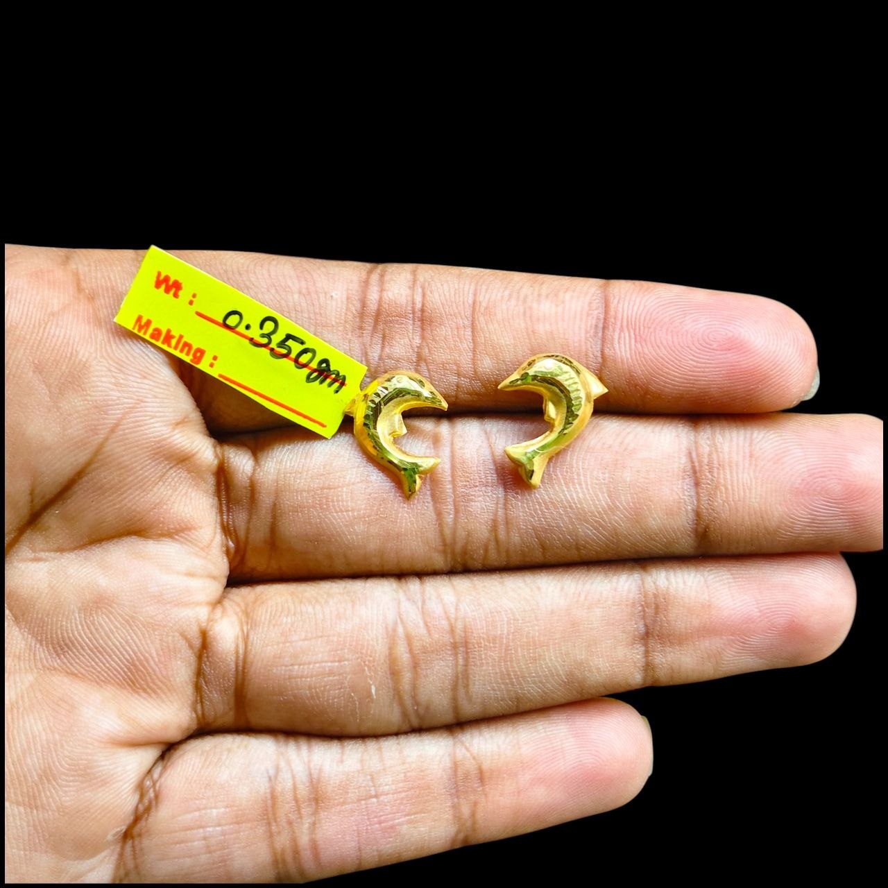 GOLD TOPS- BIS CERTIFIED (WGT: 0.350 GM APPROX) HUID HALLMARK 375 9KT GOLD TOPS 1 PAIR BEST FOR MARRIAGE GIFT.