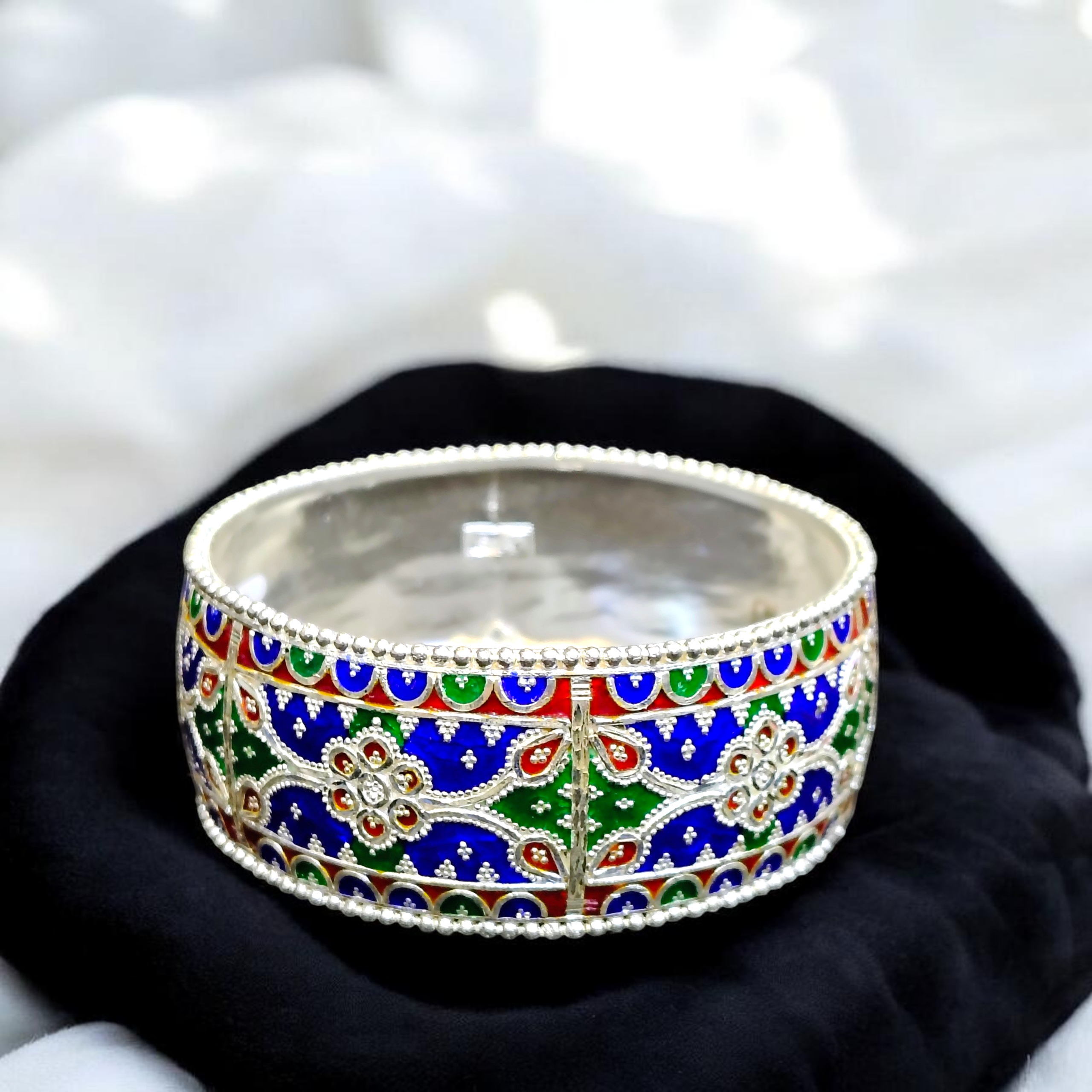 LUXURY SILVER CHUR- (SIZE 28) CERTIFIED BIS HALLMARK 925 SILVER CHUR (MANIPUR DESIGN) APPROX WGT: 51.040 GM (1 PIECE) FOR REGULAR USE FOR WOMEN.