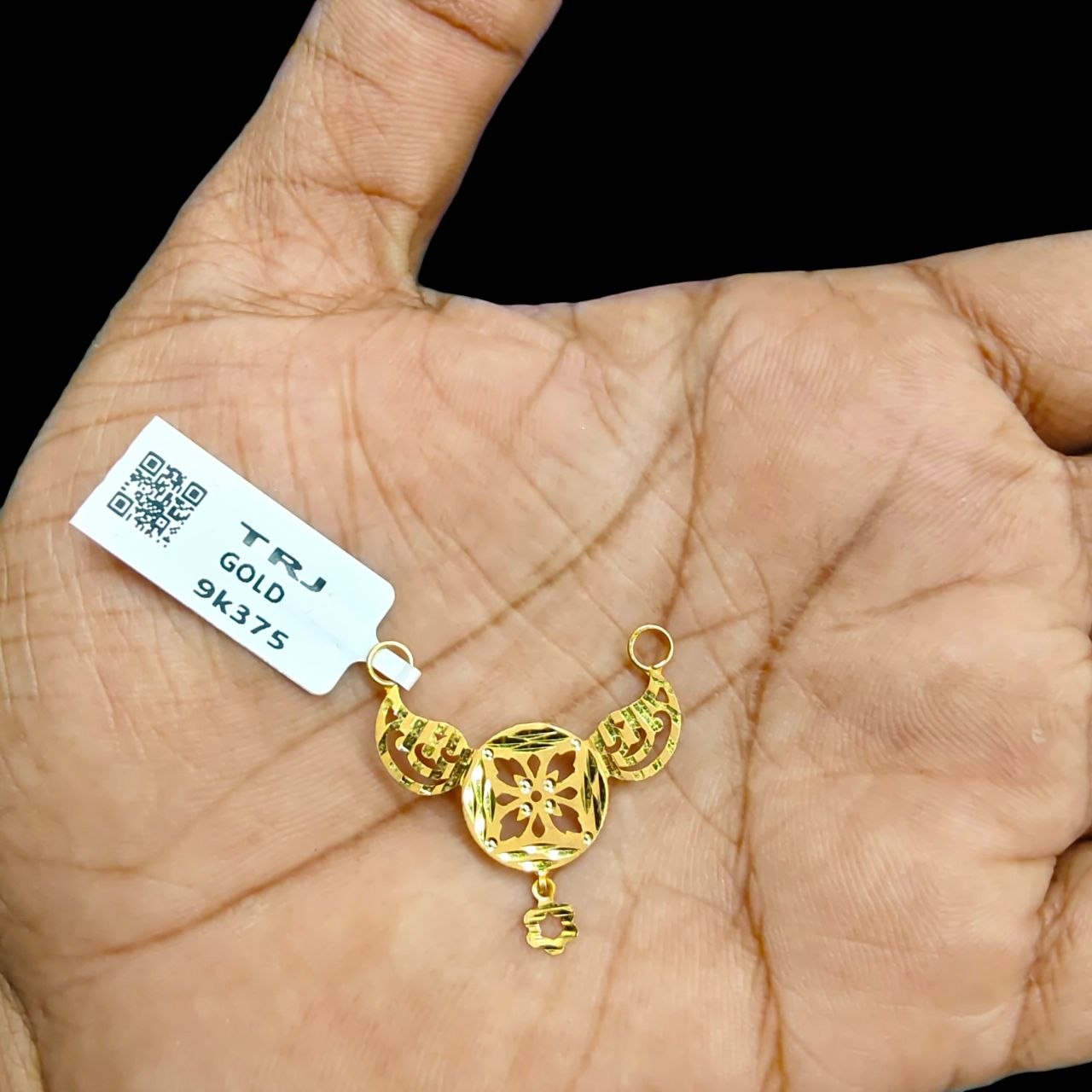 GOLD PENDANT- (WGT: 0.580 GM APPROX) BIS CERTIFIED HUID HALLMARK 375 9KT GOLD PENDANT FOR WOMEN 1 PIECE WITH FREE MANGALSUTRA & TASSEL.