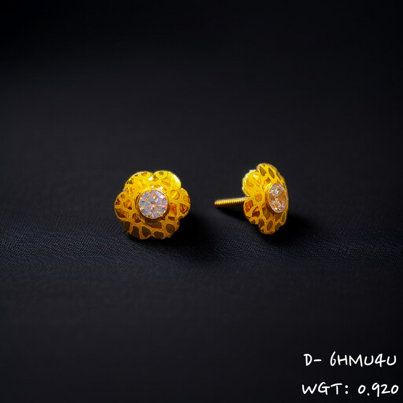 STUD EARRING- D- 6HMU4U (WGT: 0.920 GM APPROX) HALLMARK 18KT GOLD EAR TOPS STUD 1 PAIR FOR REGULAR USE.