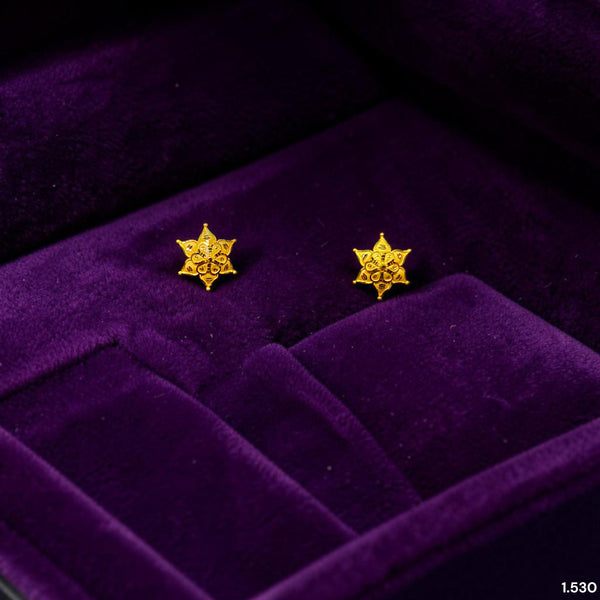 GOLD EARRINGS- (SKQ9T7)-(3XBKFU) (WGT: 1.530 GM APPROX) BIS CERTIFIED HUID HALLMARK 916 22KT GOLD EARRINGS 1 PAIR FOR WOMEN.