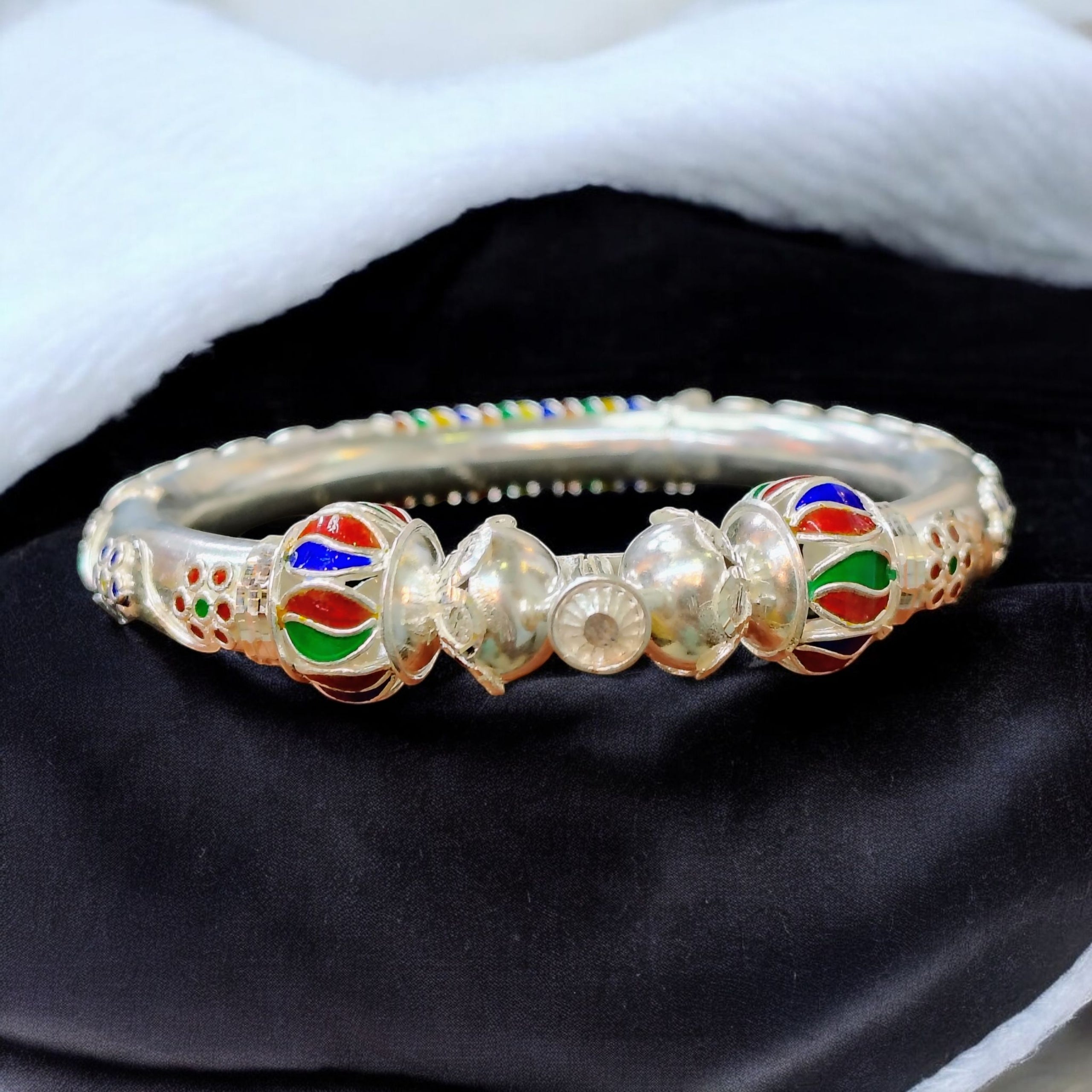 (SBA) RAJLAXMI (SIZE 26 KHILEN) CERTIFIED BIS HALLMARK 925 SILVER BALA (MANIPUR DESIGN) APPROX WGT: 24.170 GM (1 PIECE) FOR REGULAR USE FOR WOMEN.