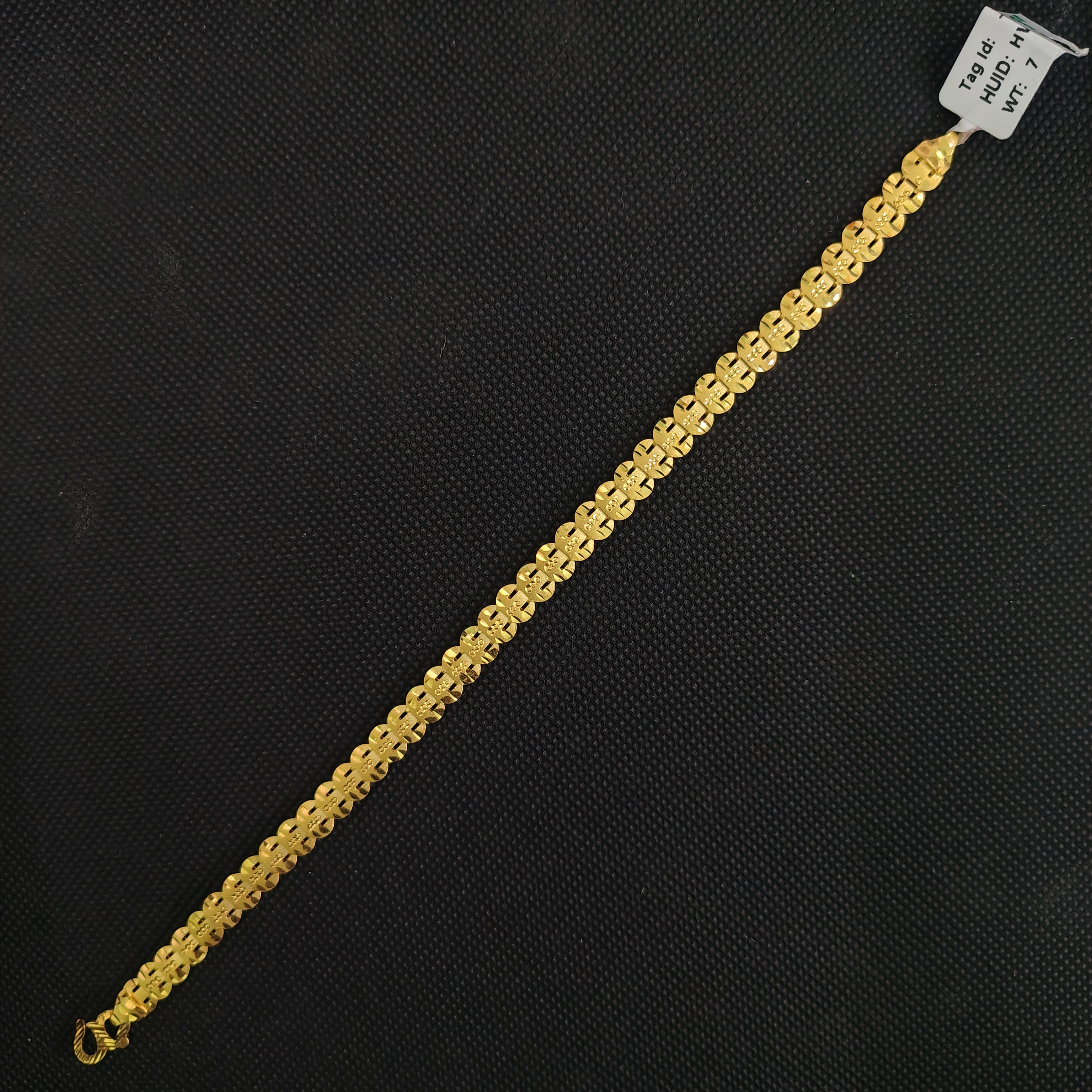 GOLD WRISTLET- 8" INCH WGT: 7.00 GM APPROX HUID HALLMARK 22KT GOLD WRISTLET 1 PIECE FOR MEN.