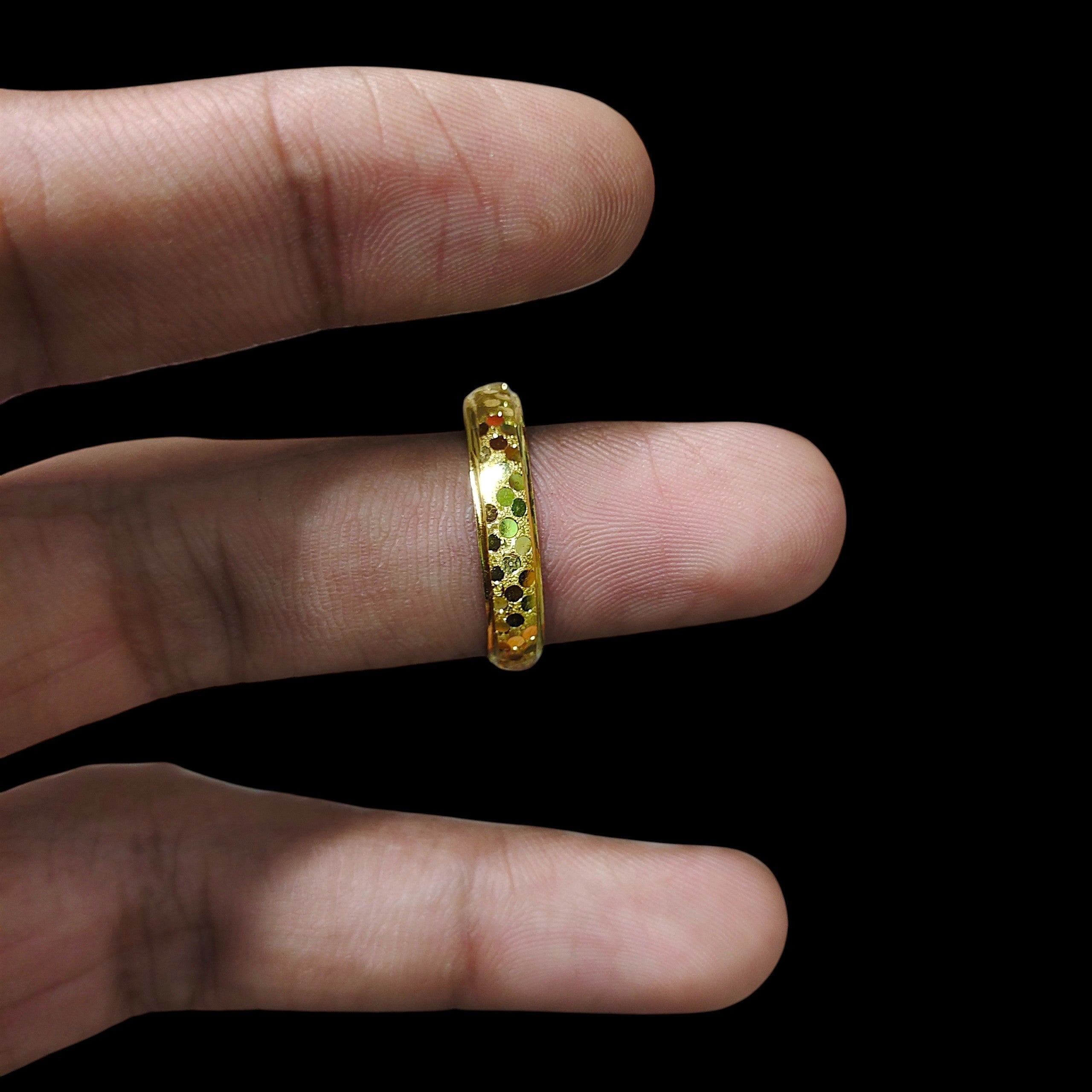 LADIES RING- (SIZE: 23) WGT: 0.960 GM APPROX BIS CERTIFIED HUID HALLMARK 9KT GOLD THUMB RING FOR UNISEX 1 PIECE.