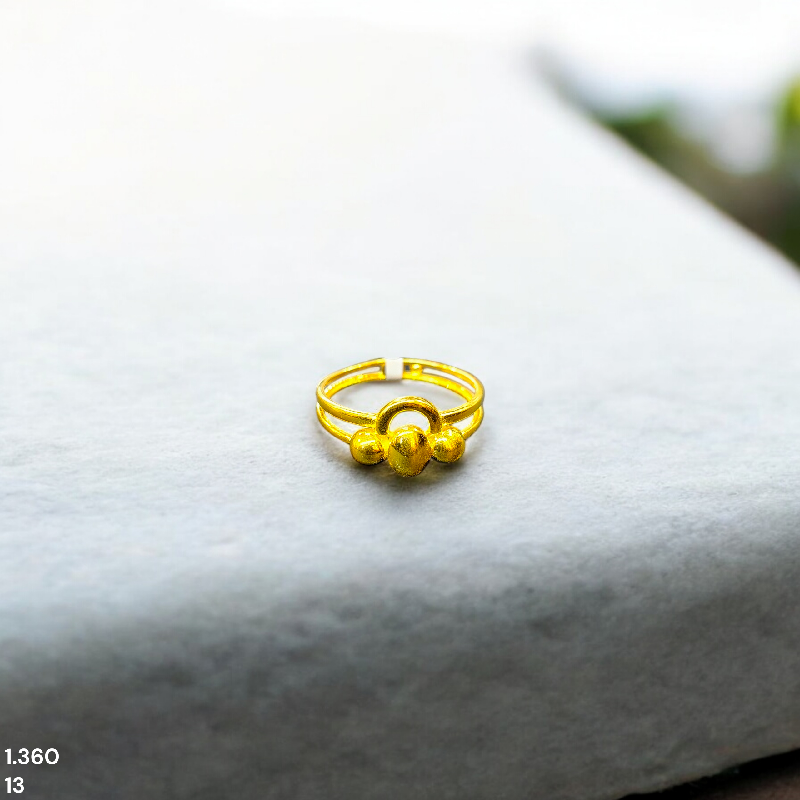 LADIES RING- TRJ (SIZE:13) WGT: 1.360 GM APPROX BIS CERTIFIED HUID HALLMARK 9KT GOLD FINGER RING FOR WOMEN 1 PIECE.