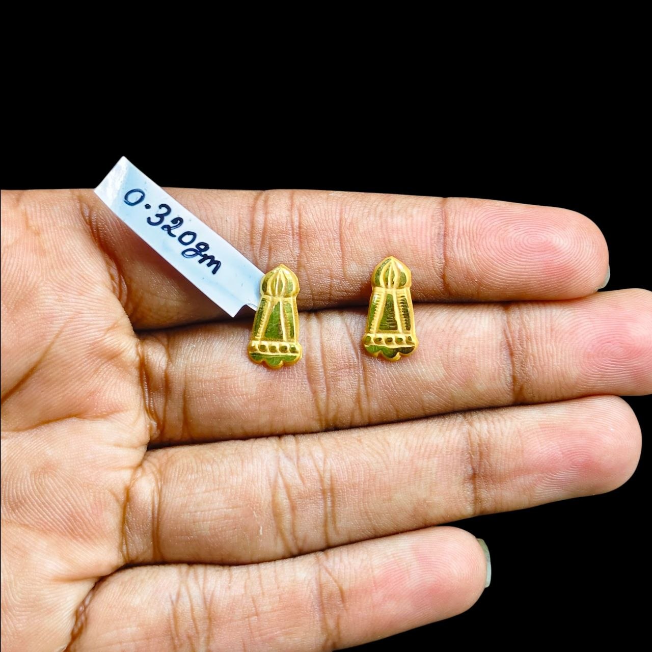 GOLD TOPS- BIS CERTIFIED (WGT: 0.320 GM APPROX) HUID HALLMARK 375 9KT GOLD TOPS 1 PAIR BEST FOR MARRIAGE GIFT.