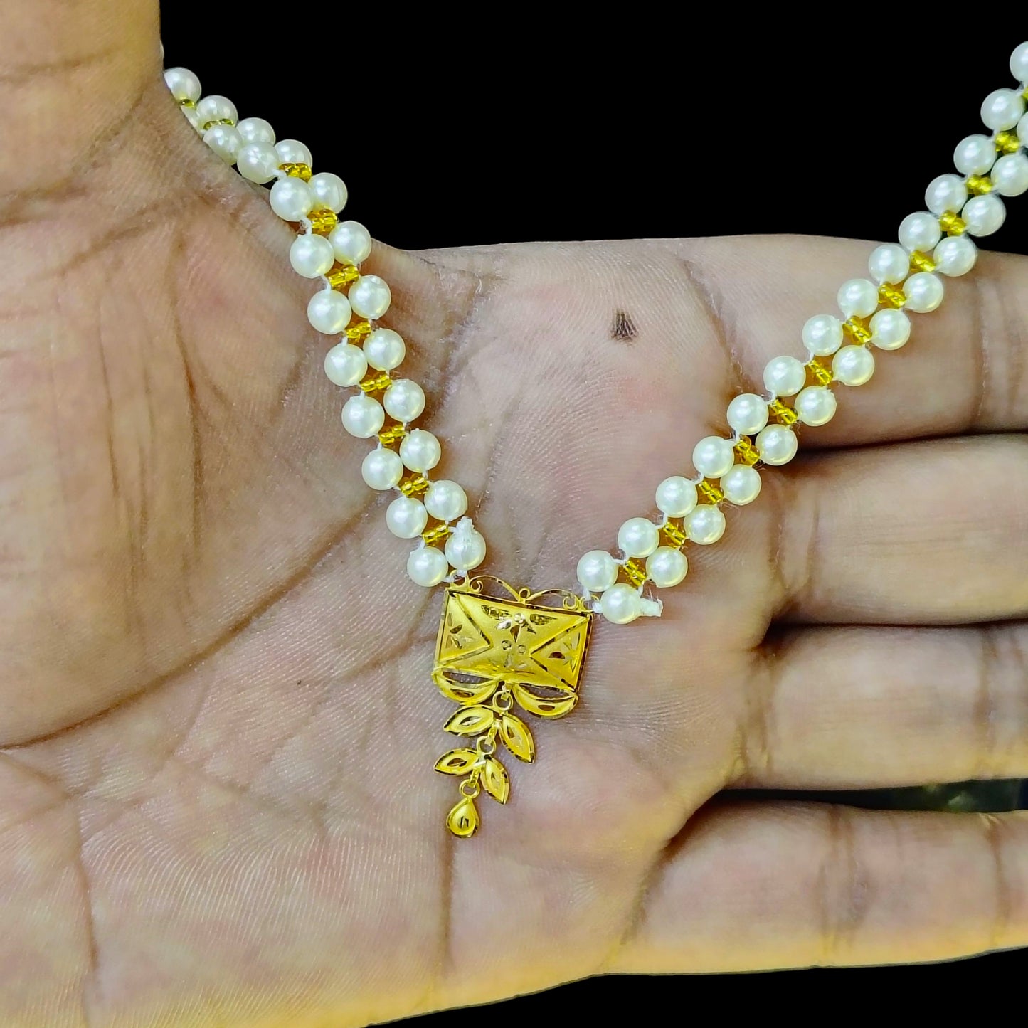 (GMP22) BIS CERTIFIED WGT: 0.830 GM APPROX HUID HALLMARK 916 22KT GOLD MOTI PENDANT 1 PIECE FOR YOUR BEAUTIFUL WIFE.