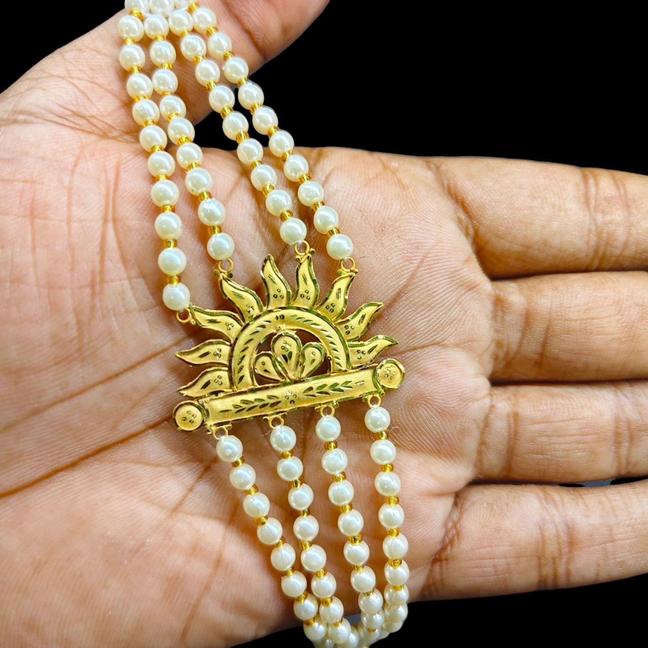 GOLD MANTASHA- (WGT: 1.330 GM APPROX) BIS CERTIFIED HUID HALLMARK 375 9KT GOLD MOTI MANTASHA WITH PEARL CHAIN FOR WOMEN.(NQESJ8)
