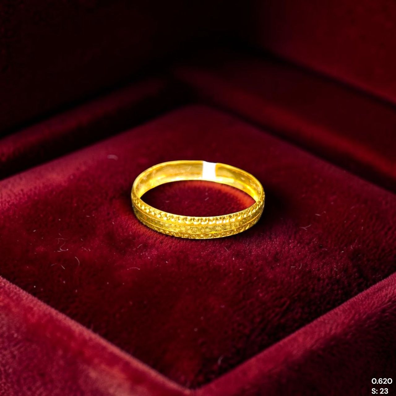 LADIES RING- (SIZE: 23) WGT: 0.620 GM APPROX BIS CERTIFIED HUID HALLMARK 9KT GOLD THUMB RING FOR UNISEX 1 PIECE.(ZV4TB5)