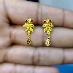 RAJLAXMI WGT: 1.150 GM APPROX HUID HALLMARK 916 22KT GOLD EAR TOPS STUD 1 PAIR FOR REGULAR USE.