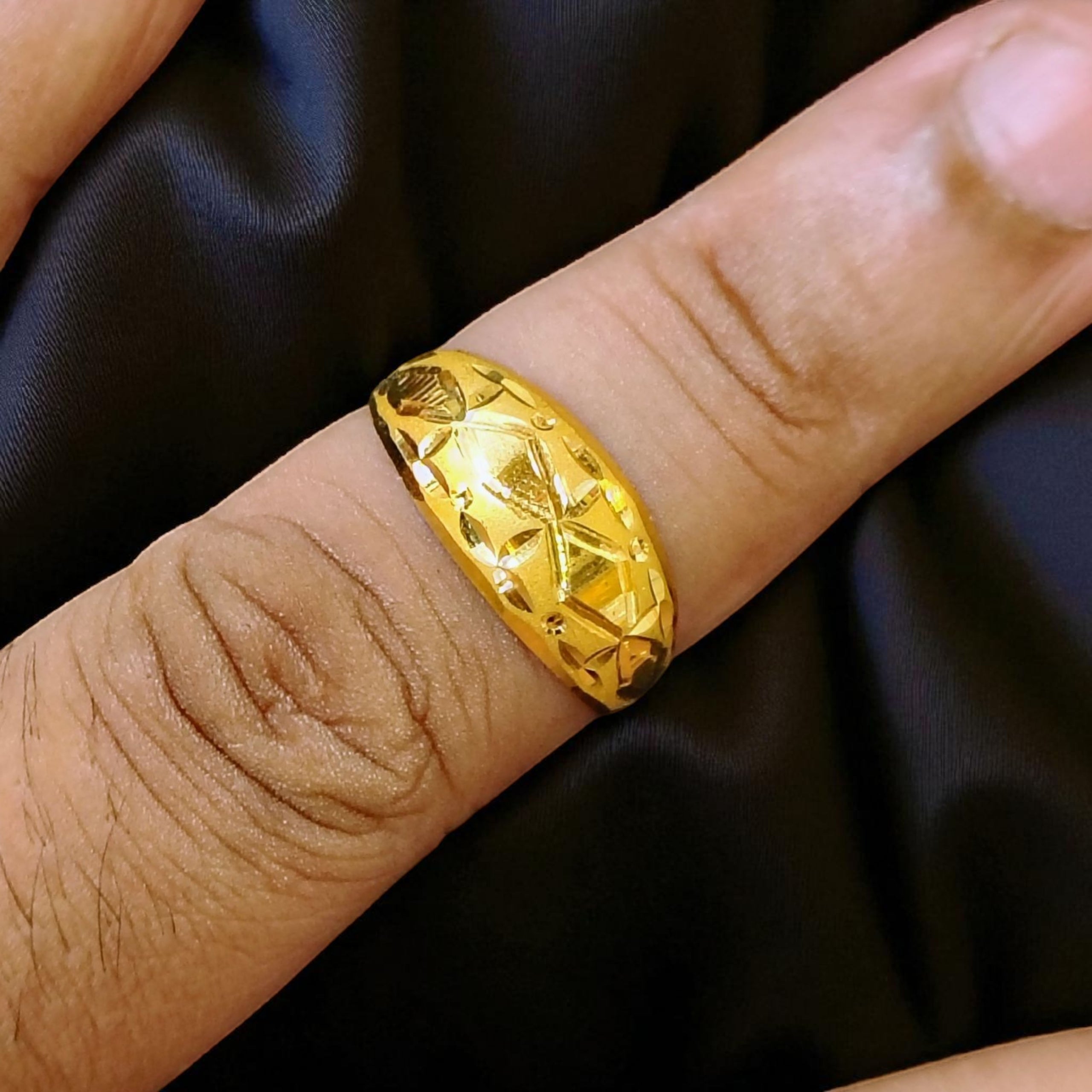 (GLFR22) TRJ (SIZE: 14) WGT: 1.290 GM APPROX BIS CERTIFIED HUID HALLMARK 916 22KT GOLD FINGER RING FOR WOMEN 1 PIECE.