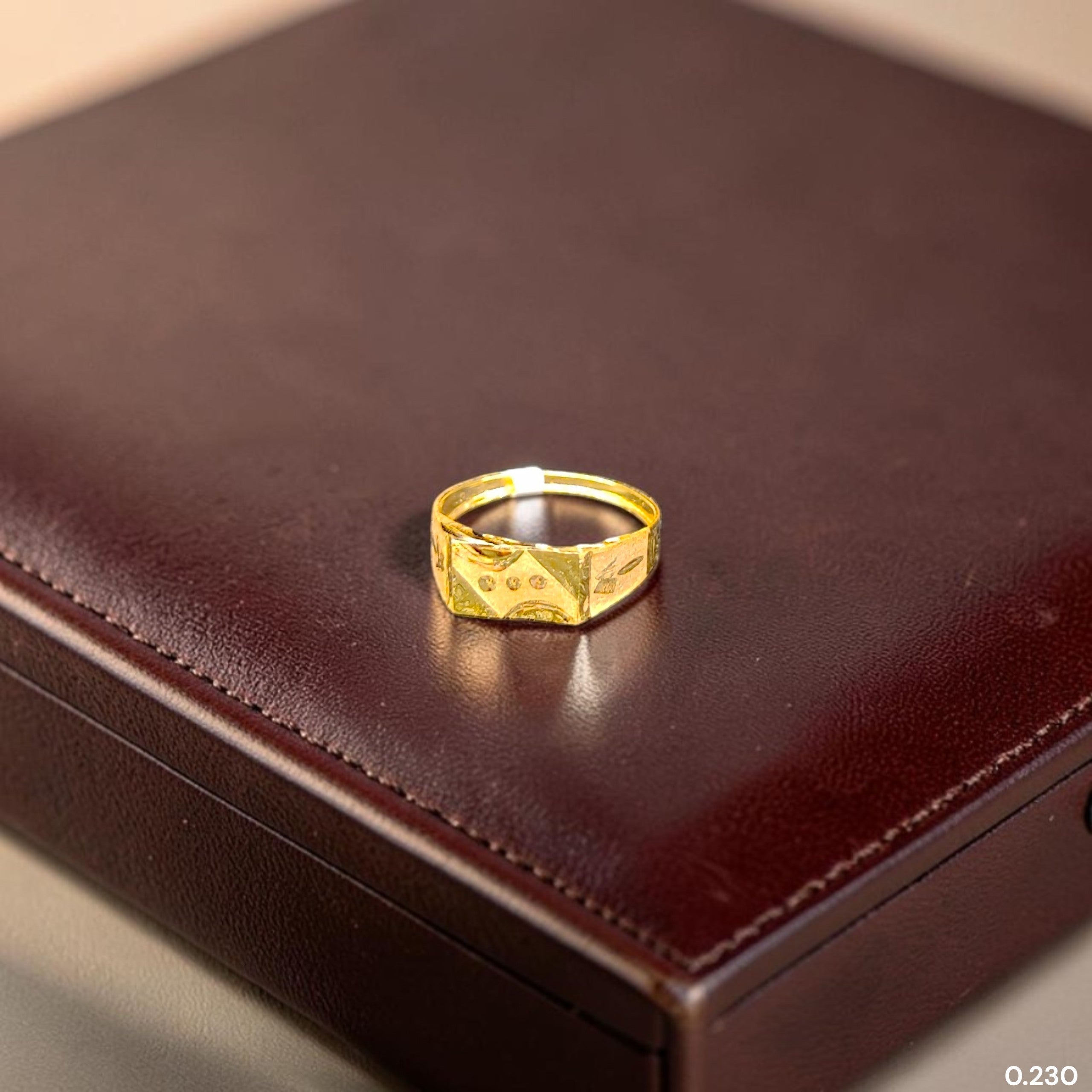 BABY JEWELLERY- TRJ WGT: 0.230 GM APPROX 375 9KT HUID HALLMARK GOLD BABY FINGER RING 1 PIECE FOR RICE CEREMONY & BIRTHDAY.(WSWKJU)