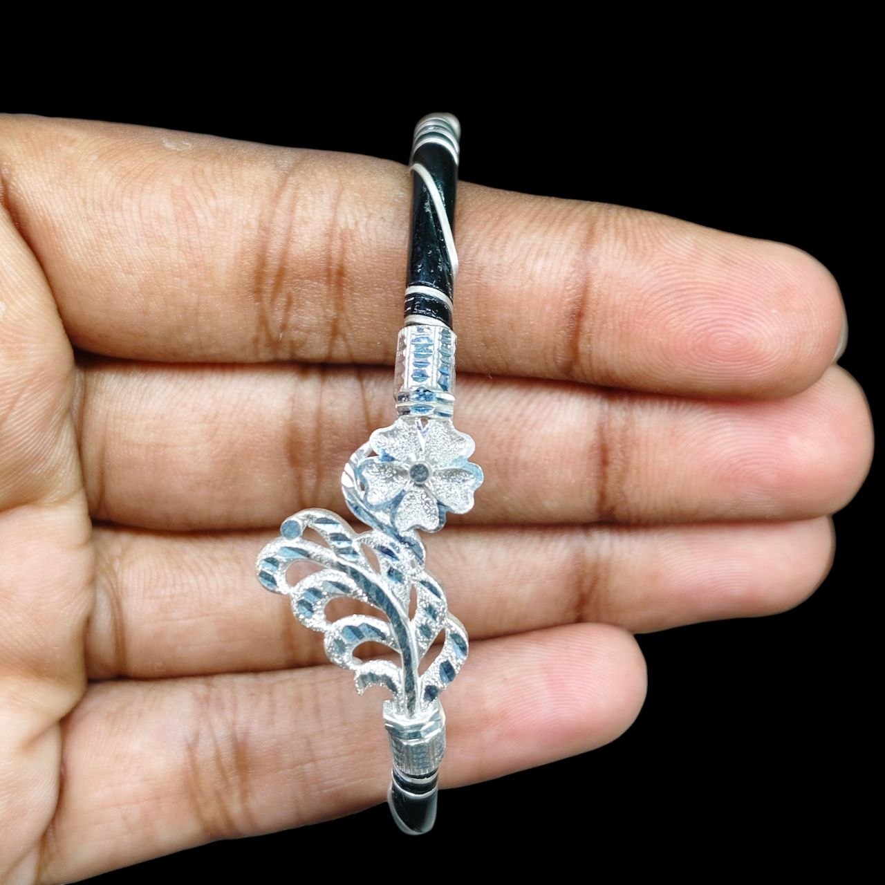 SNA92-(SIZE: 26) BIS HALLMARK 925 SILVER NOA BANGLES FOR WOMEN 1 PIECE - SOLD ON FIXED PRICE (LIFETIME EXCHANGE VALUE 50% ON PURCHASE PRICE)