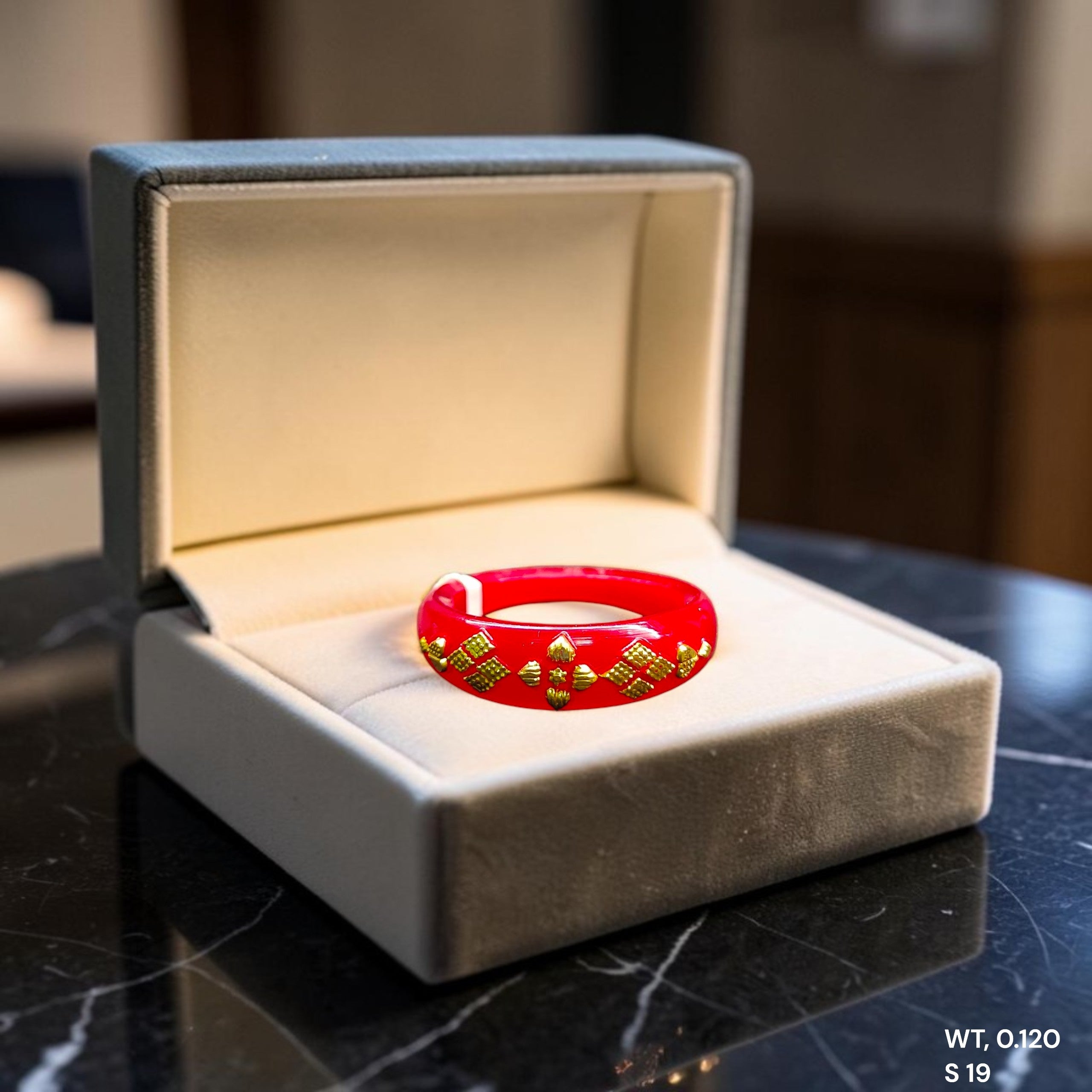 POLA RING-SIZE 19 (WGT: 0.120 GM APPROX) CERTIFIED BIS HALLMARK 916 22KT GOLD POLA RING 1 PIECE (BEST FOR DAILY WEAR OR GIFTING YOUR LOVE ONE).